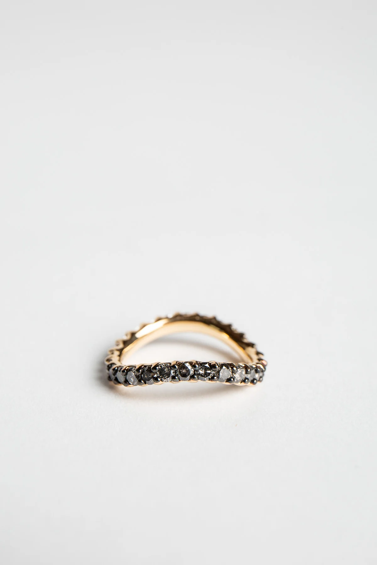 ADI HANDMADE | YELLOW GOLD AND DIAMOND ASYMMETRICAL RING - Image 3
