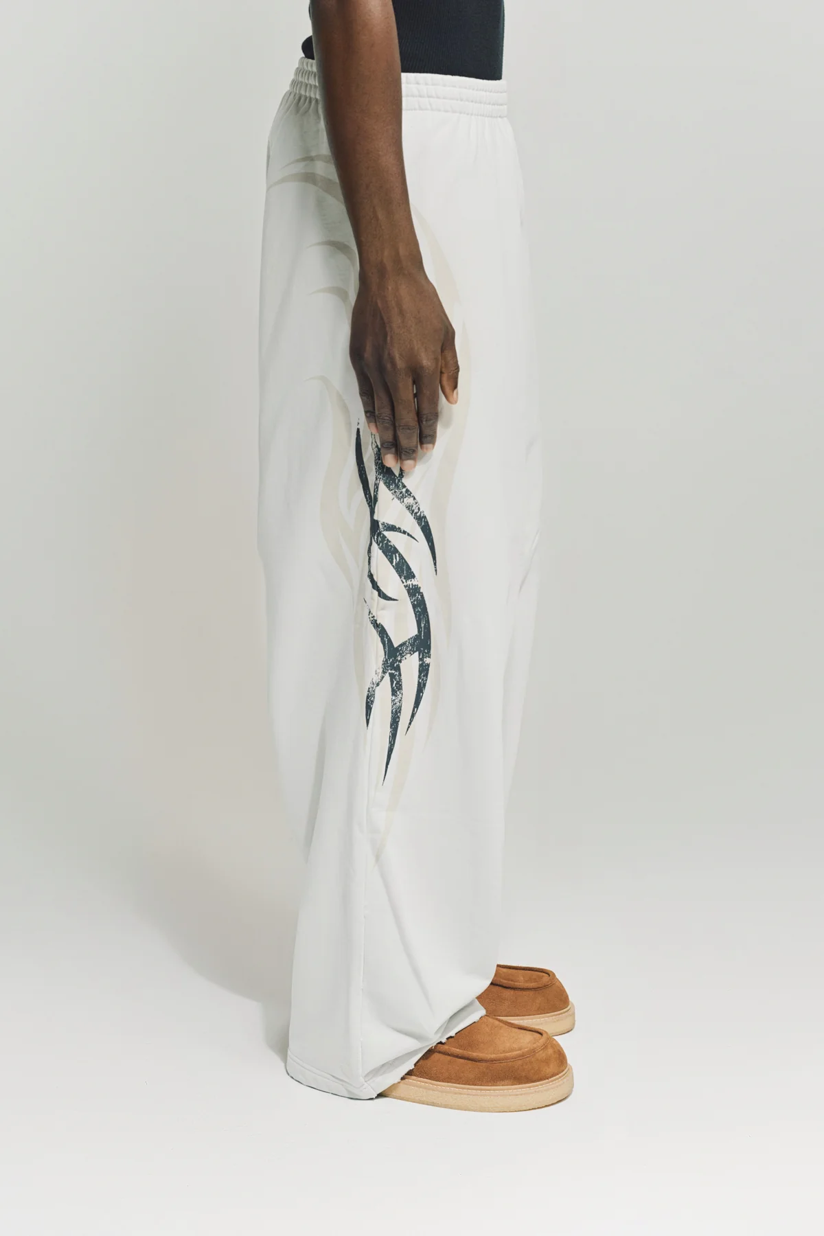 BALENCIAGA | BAGGY SWEATPANTS - Image 5