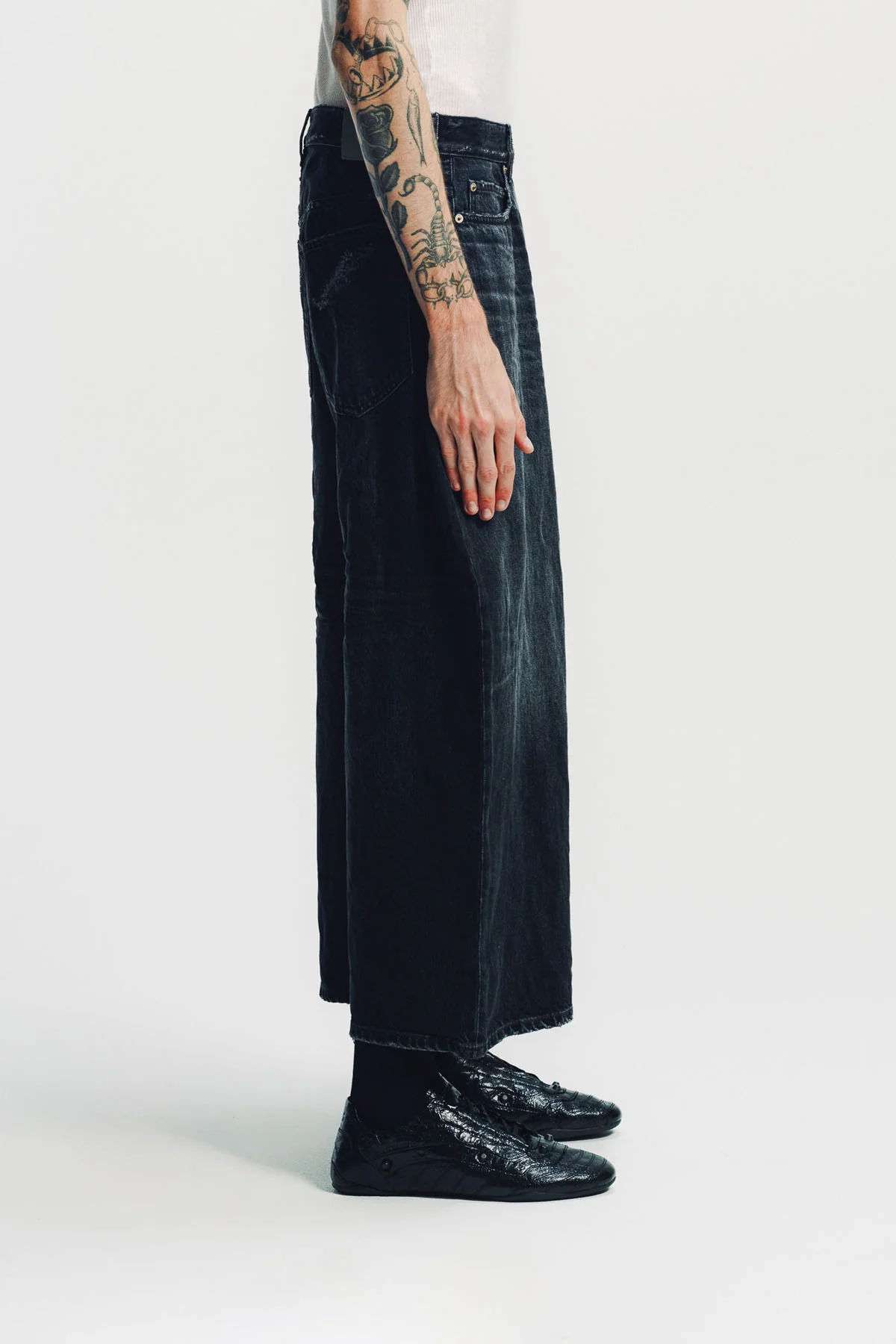 Balenciaga | Curved Jeans - Image 5