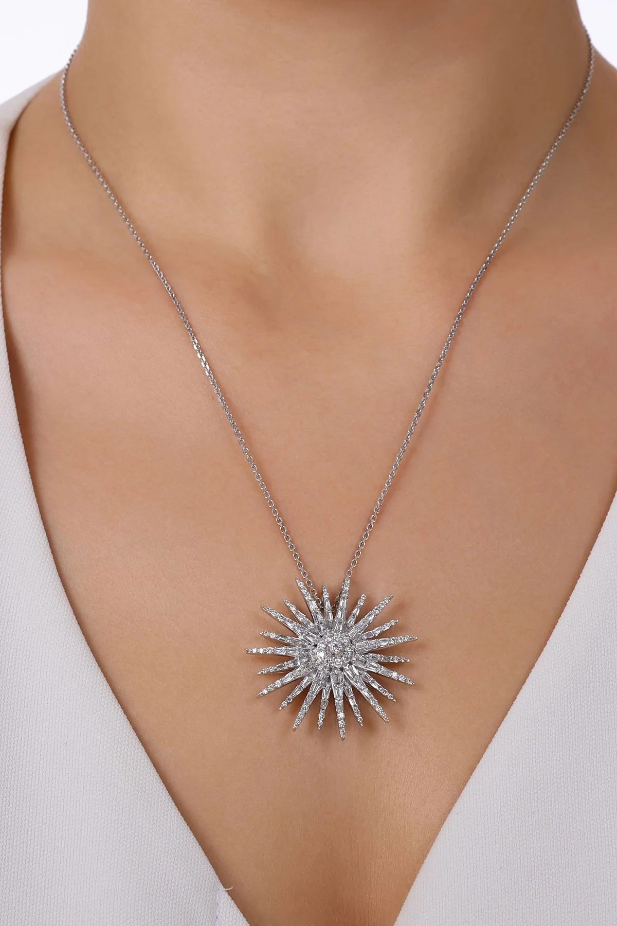 BEE GODDESS | WHITE GOLD JARDIN STAR DIAMOND NECKLACE - Image 2