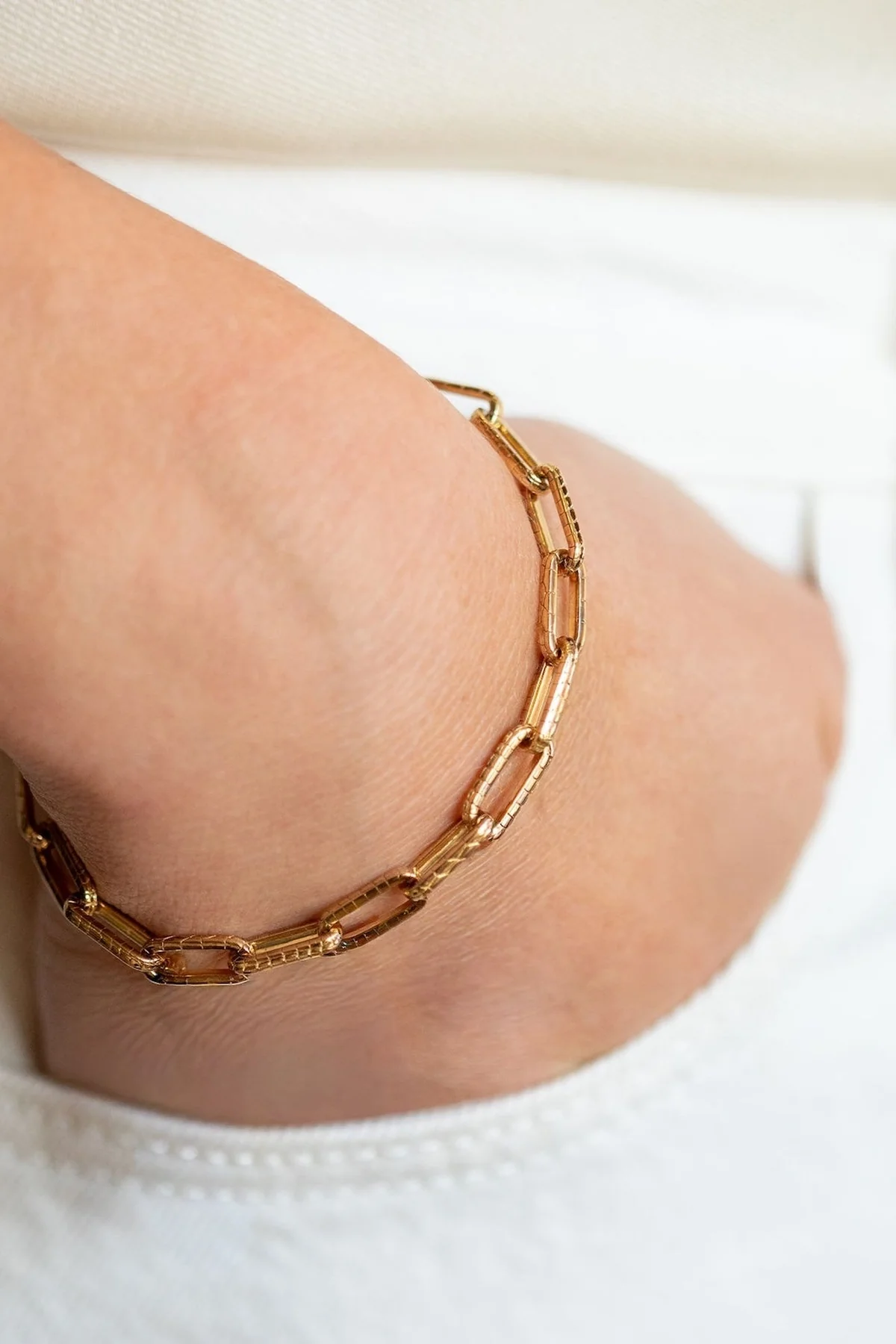Bibi van der Velden | Fine Alligator Chain Link Bracelet - Image 2