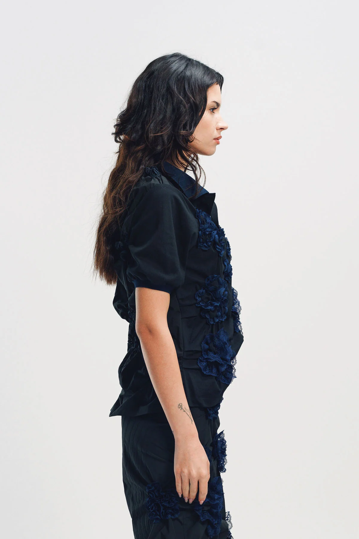 CAROLINE HU | ELASTIC RUCHING POLO - Image 3