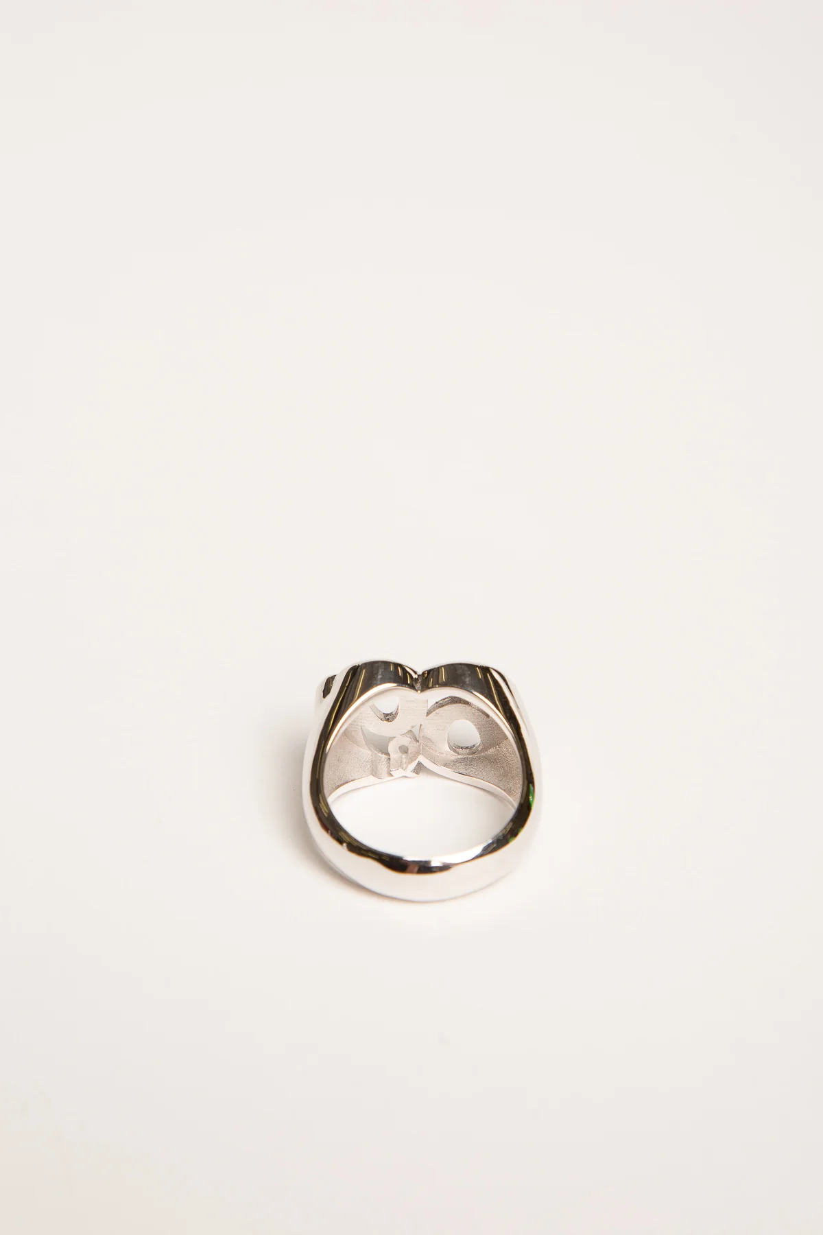 CHEMIST | WHITE GOLD L FACE 69 RING - Image 3