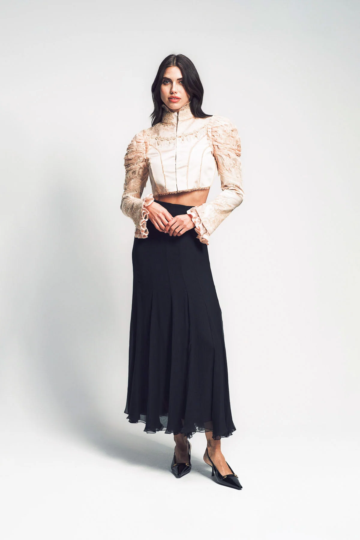 CHLOÉ | CROPPED FITTED JACKET IN SILK DUCHESS SATIN & LACE