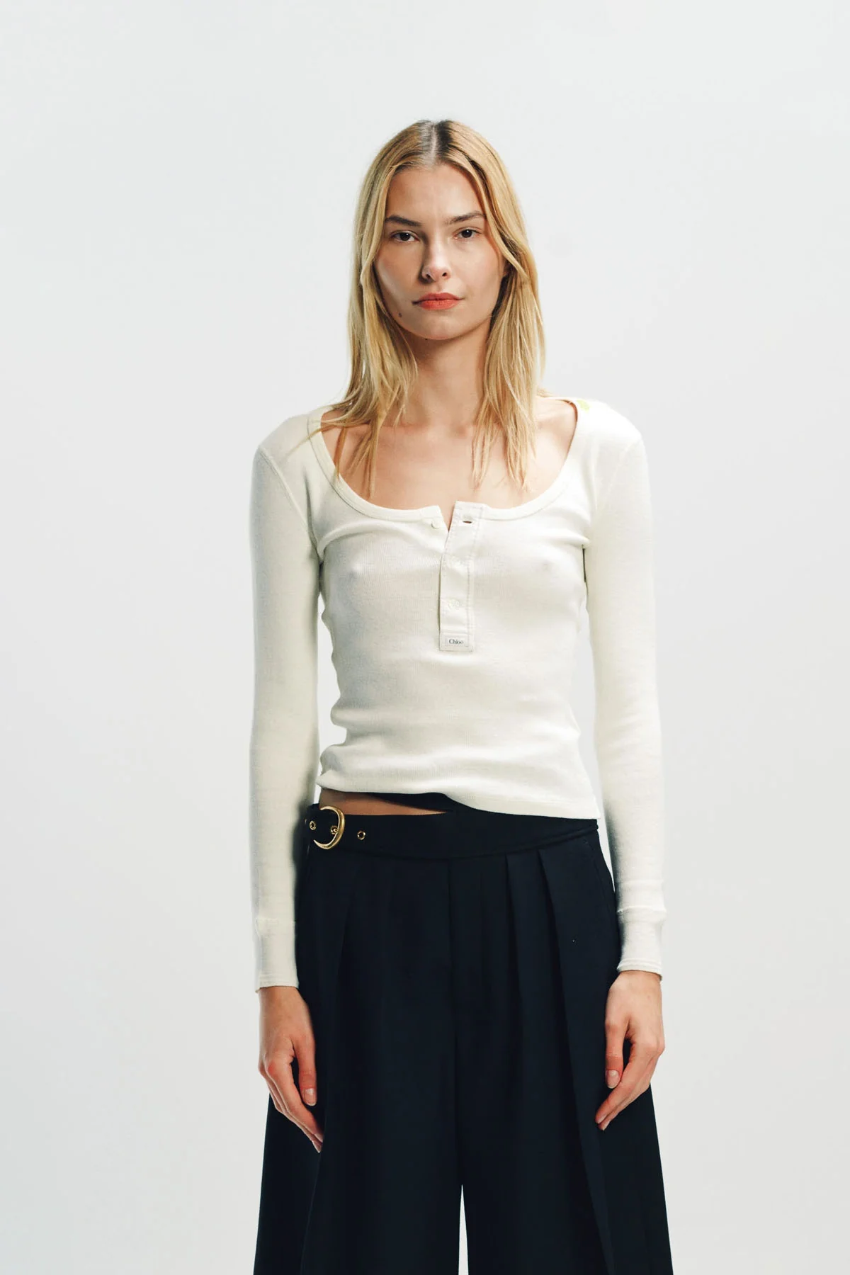 CHLOÉ | SCOOP-NECK HENLERY SHIRT IN COTTON JERSEY - Image 2