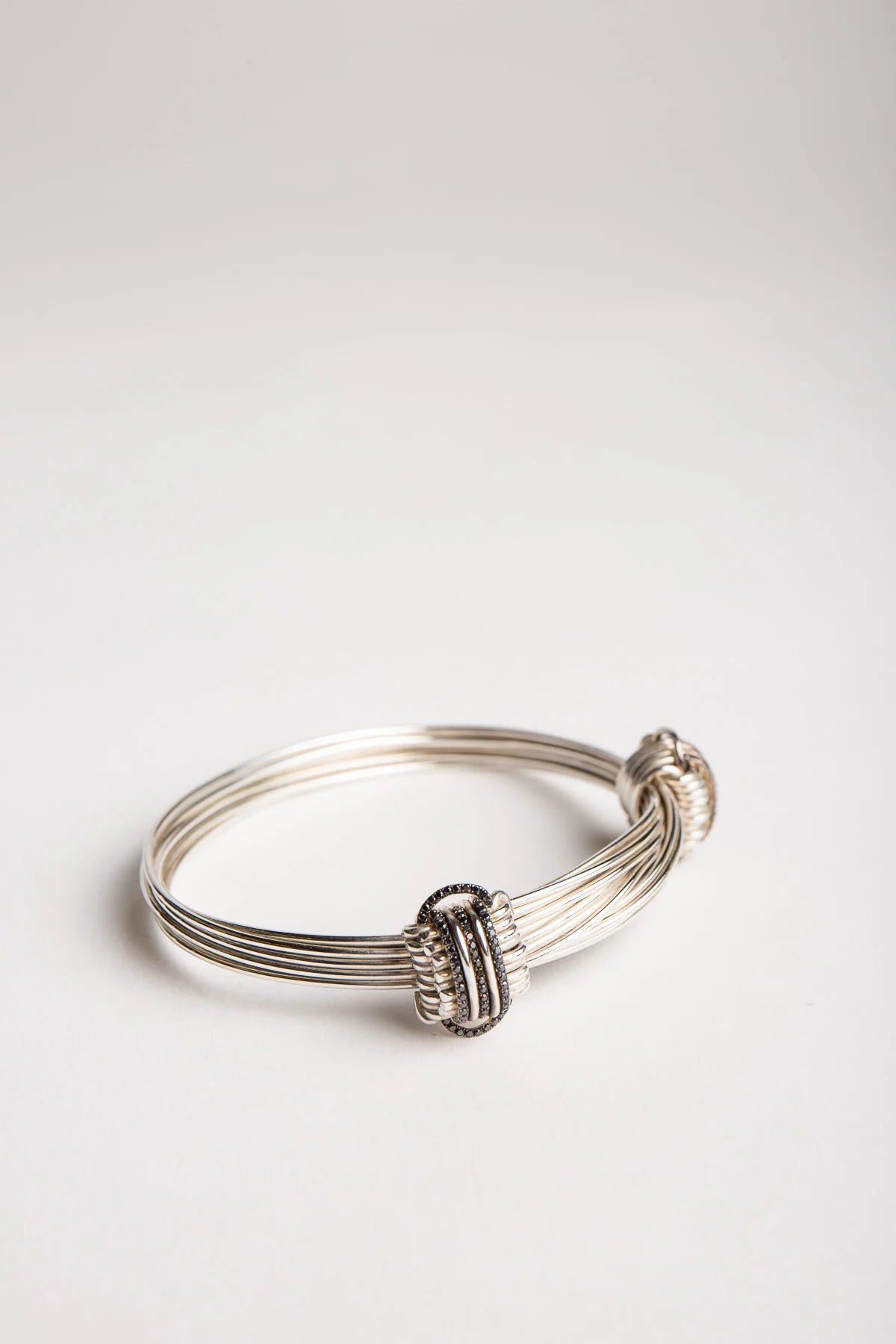 ÉLGÉ | 9 ROW BLACK DIAMOND BRACELET - Image 2
