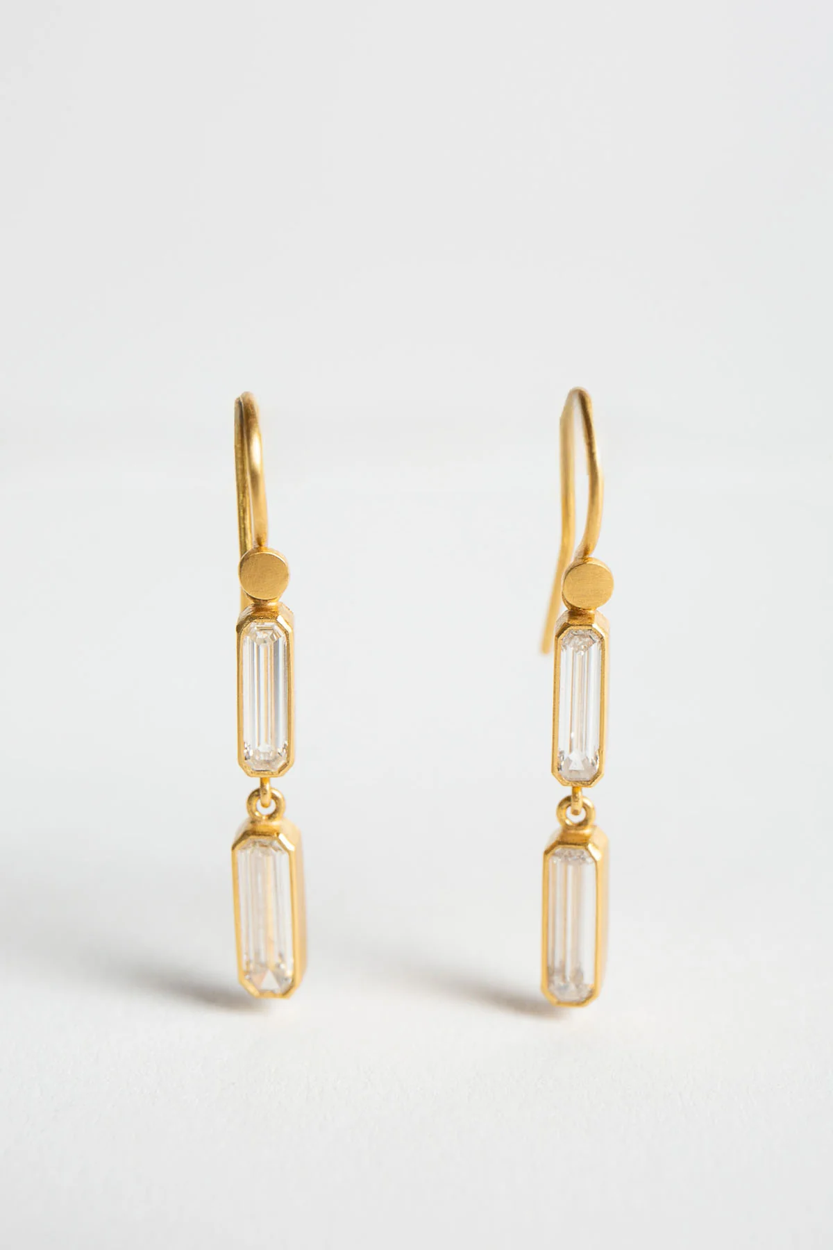 ELI HALILI | 22K BAGUETTE CUT DIAMOND EARRINGS