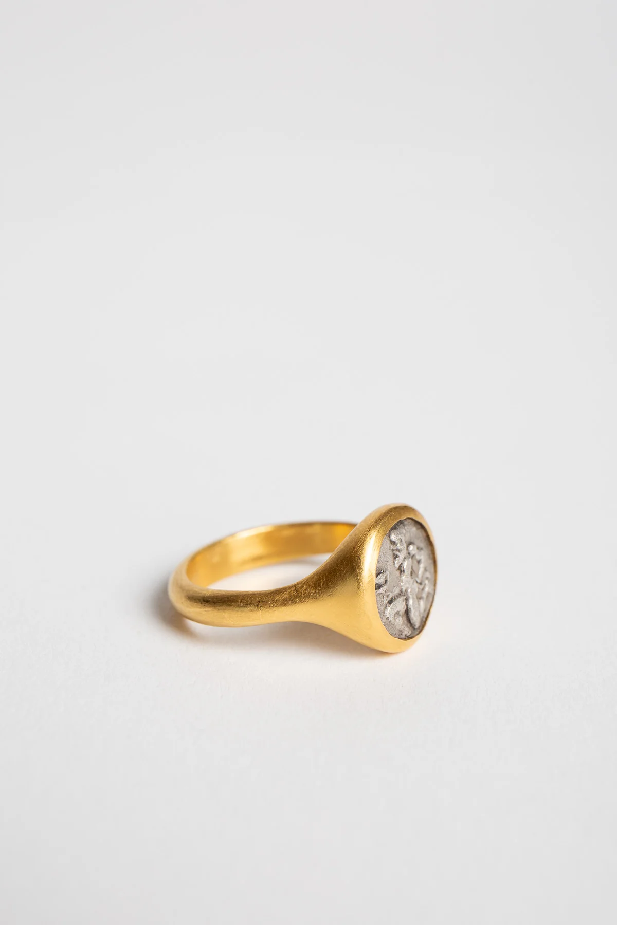 ELI HALILI | 22K GREEK COIN RING - Image 2