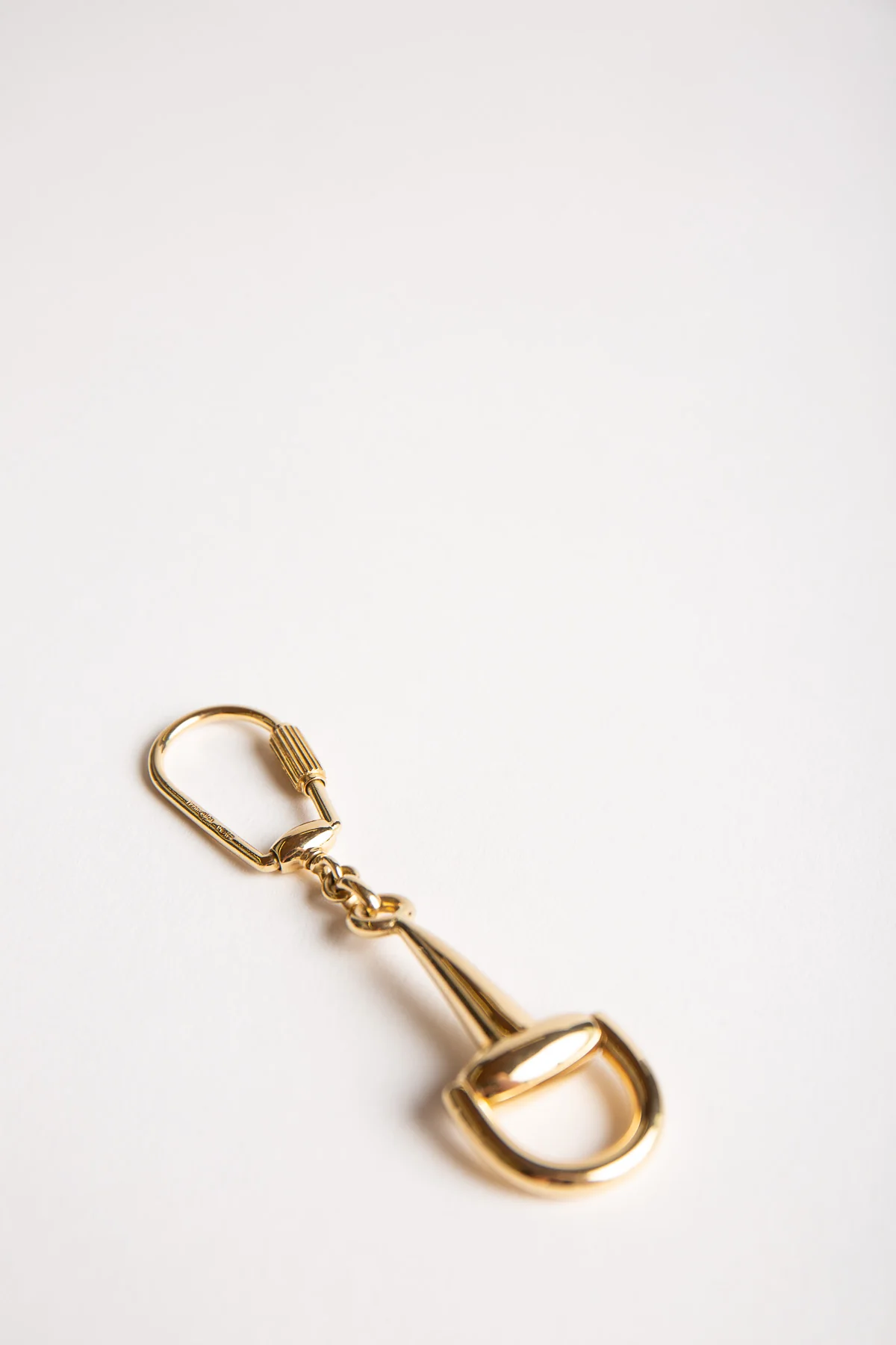 GUCCI | VINTAGE 18K STIRRUP KEYCHAIN - Image 2