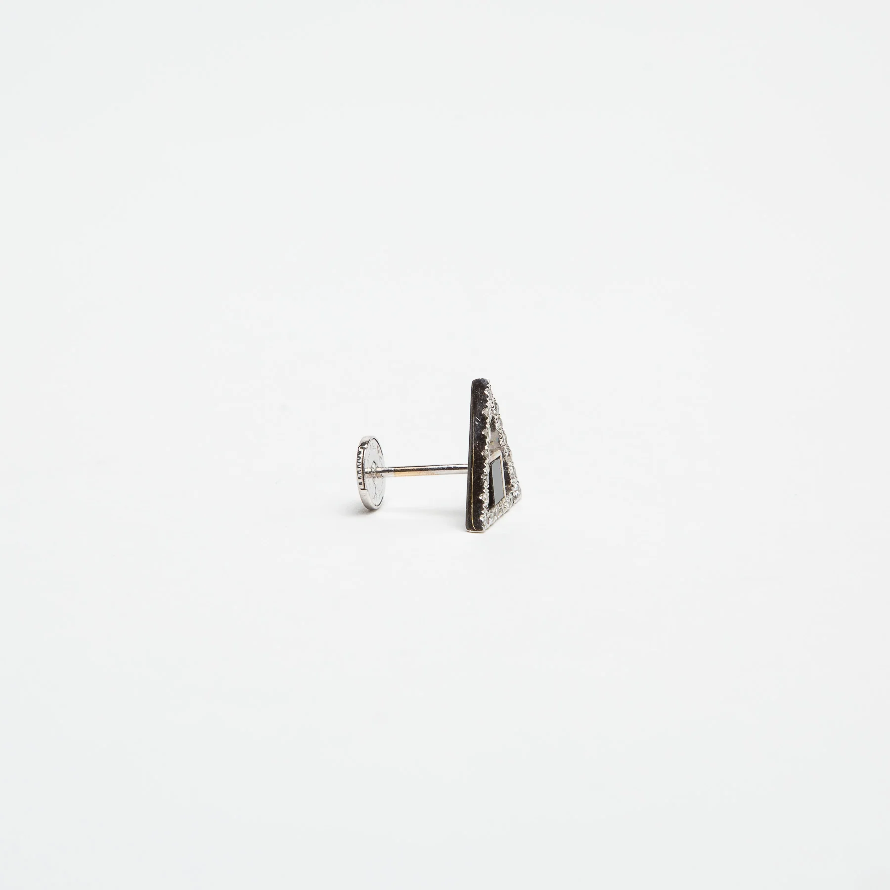 HADAR NORNBERG | TRIANGLE DIAMOND ONYX EARRINGS - Image 2