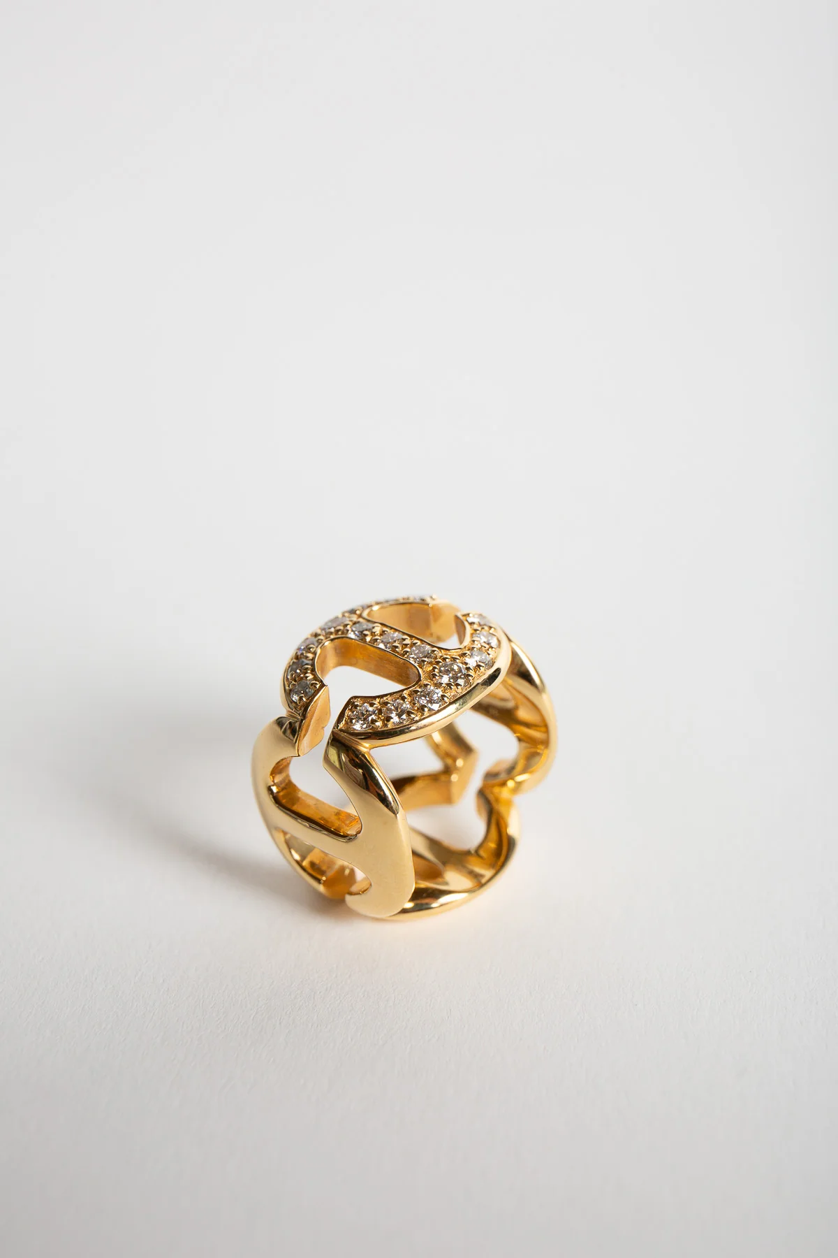 HOORSENBUHS | SQUARE LINK PAVE DIAMOND RING - Image 4