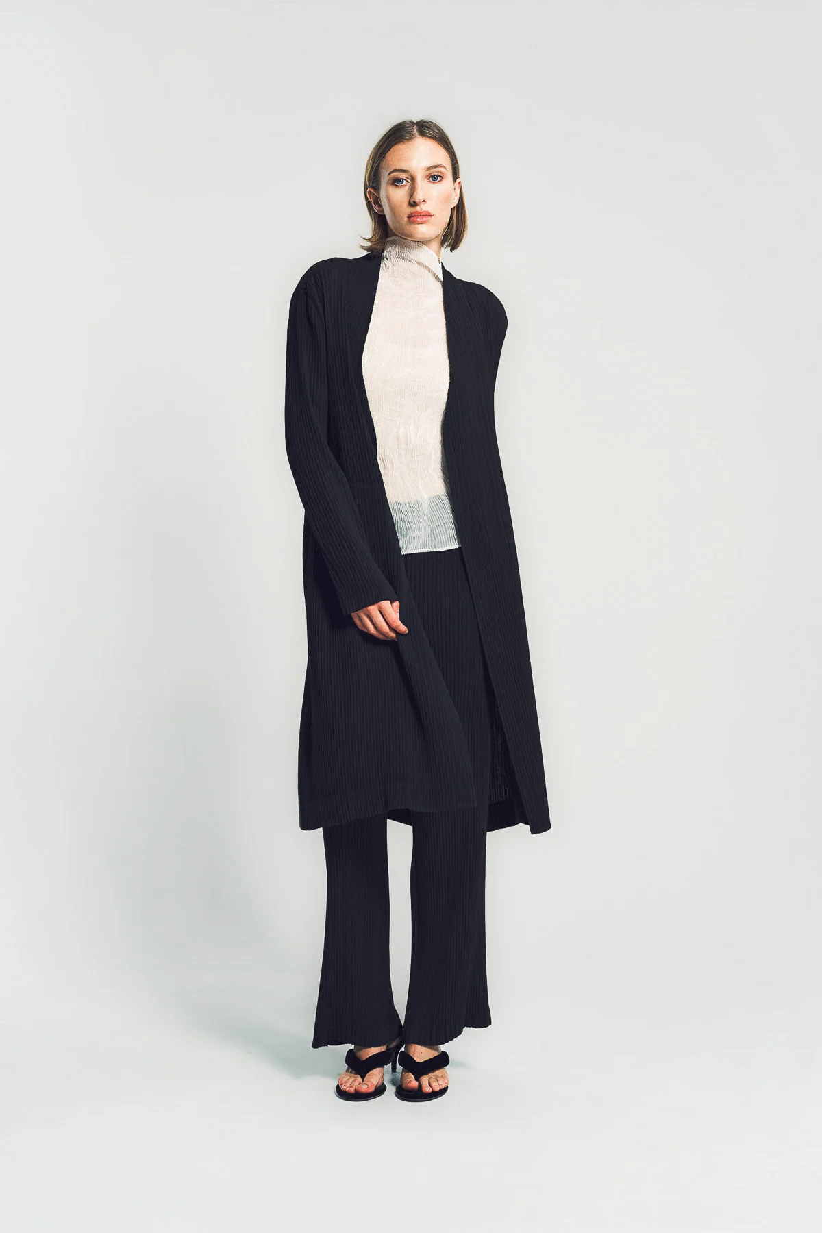 ISSEY MIYAKE | HATCHING PLEATED COAT