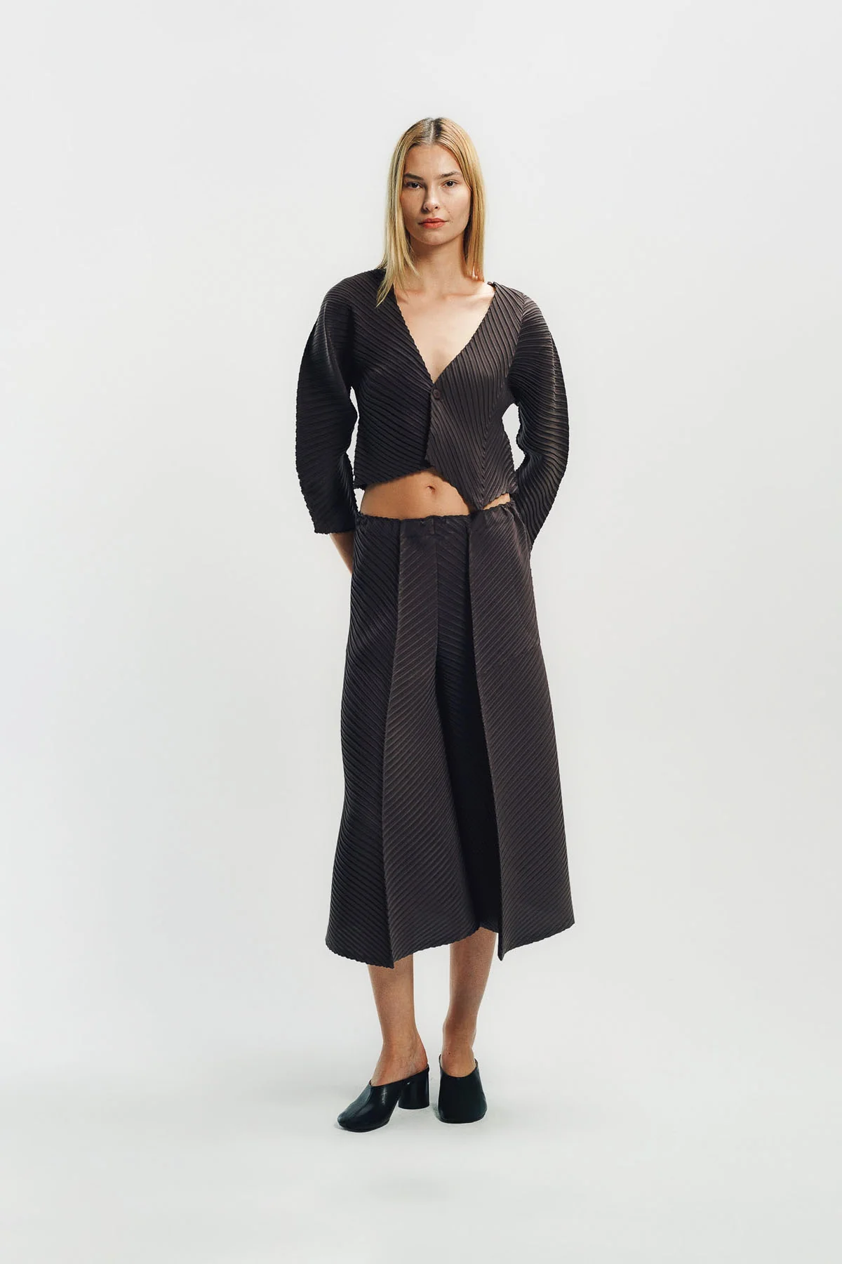 ISSEY MIYAKE | PLASTER PLEATS CARDIGAN
