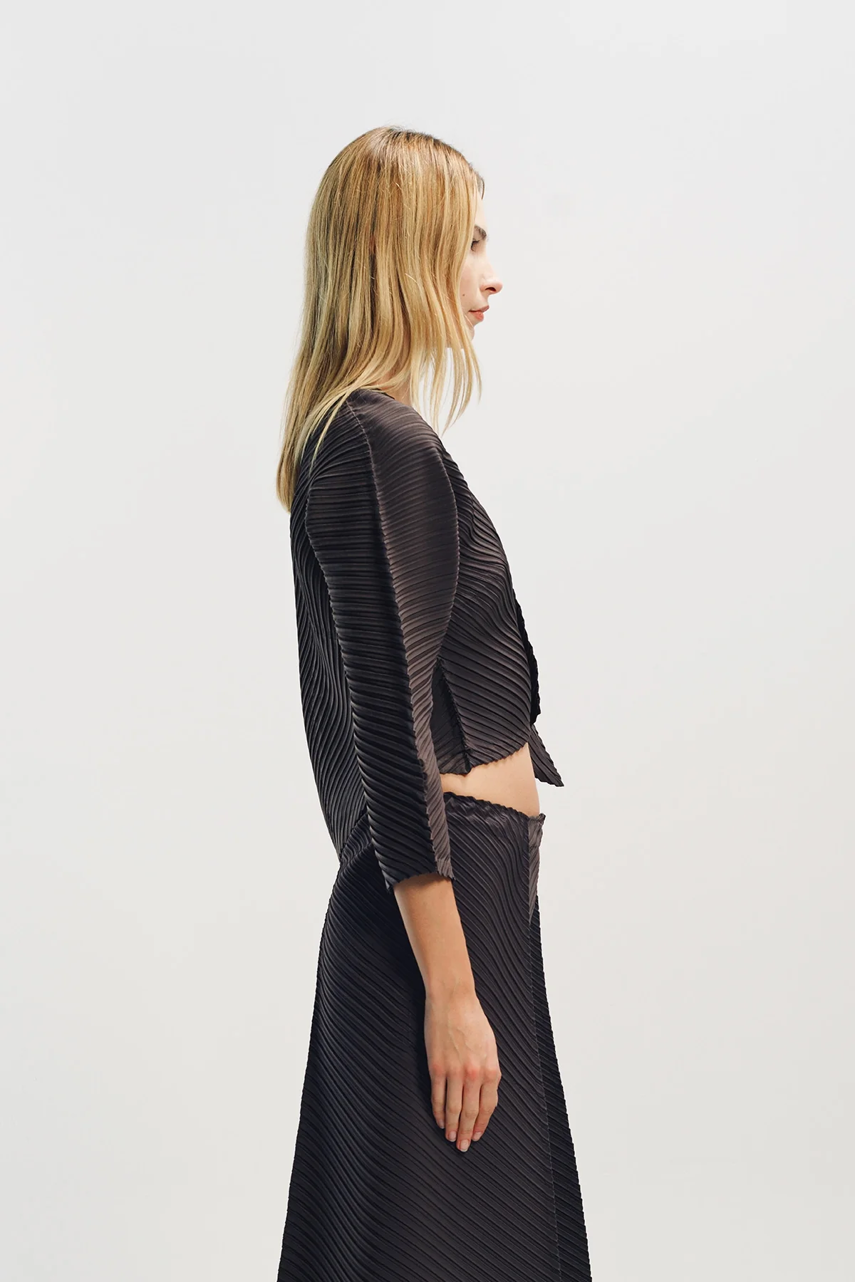 ISSEY MIYAKE | PLASTER PLEATS CARDIGAN - Image 3