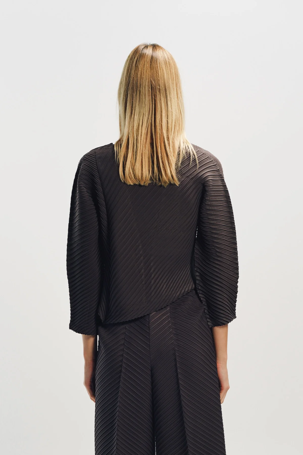 ISSEY MIYAKE | PLASTER PLEATS CARDIGAN - Image 4