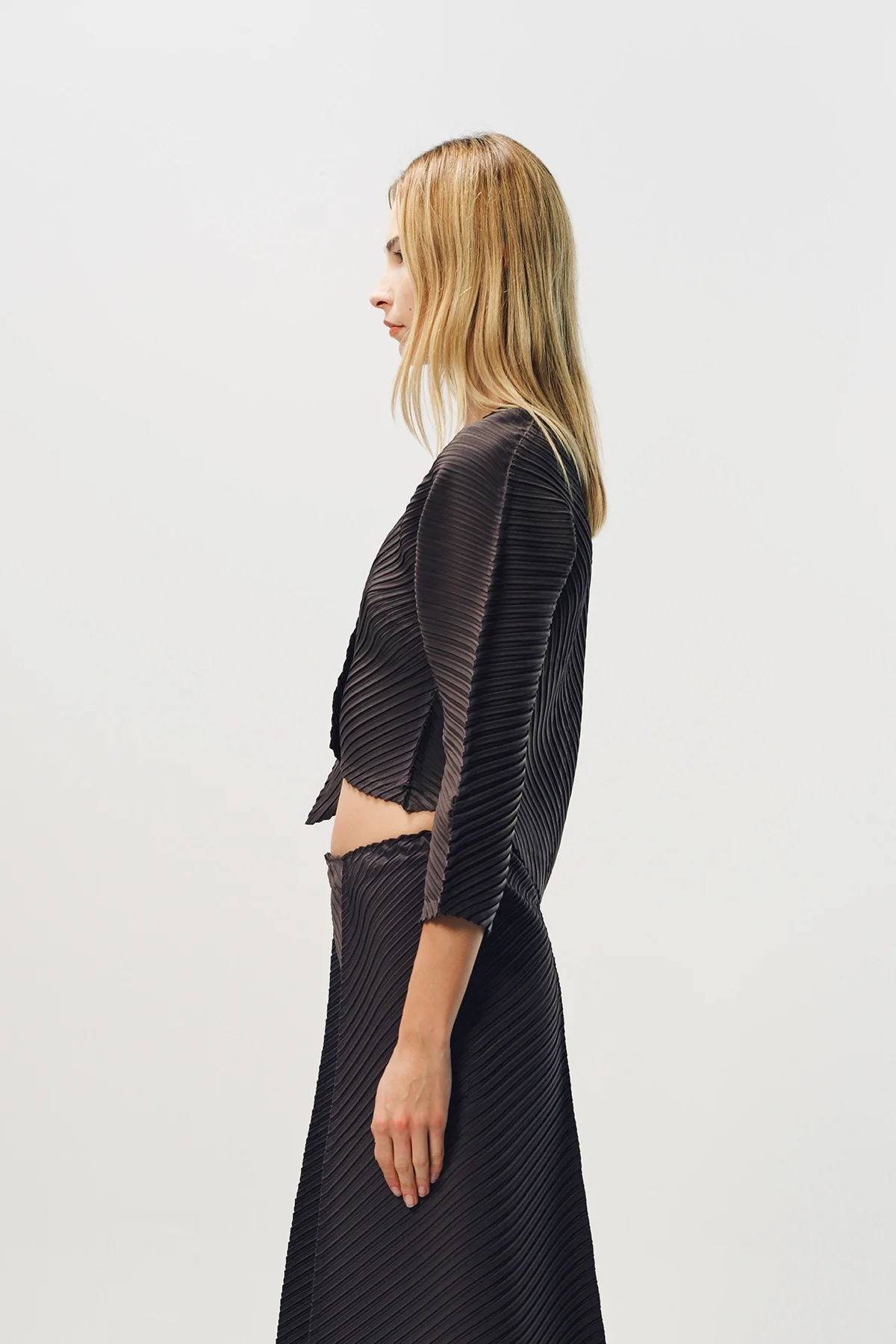 ISSEY MIYAKE | PLASTER PLEATS CARDIGAN - Image 5