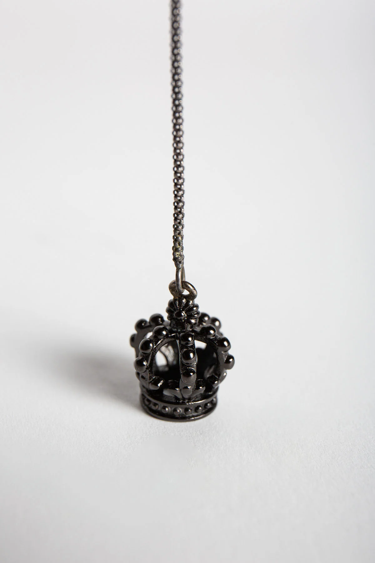 JOANNE FISKE | LARIAT BLACKENED CROWN NECKLACE - Image 2