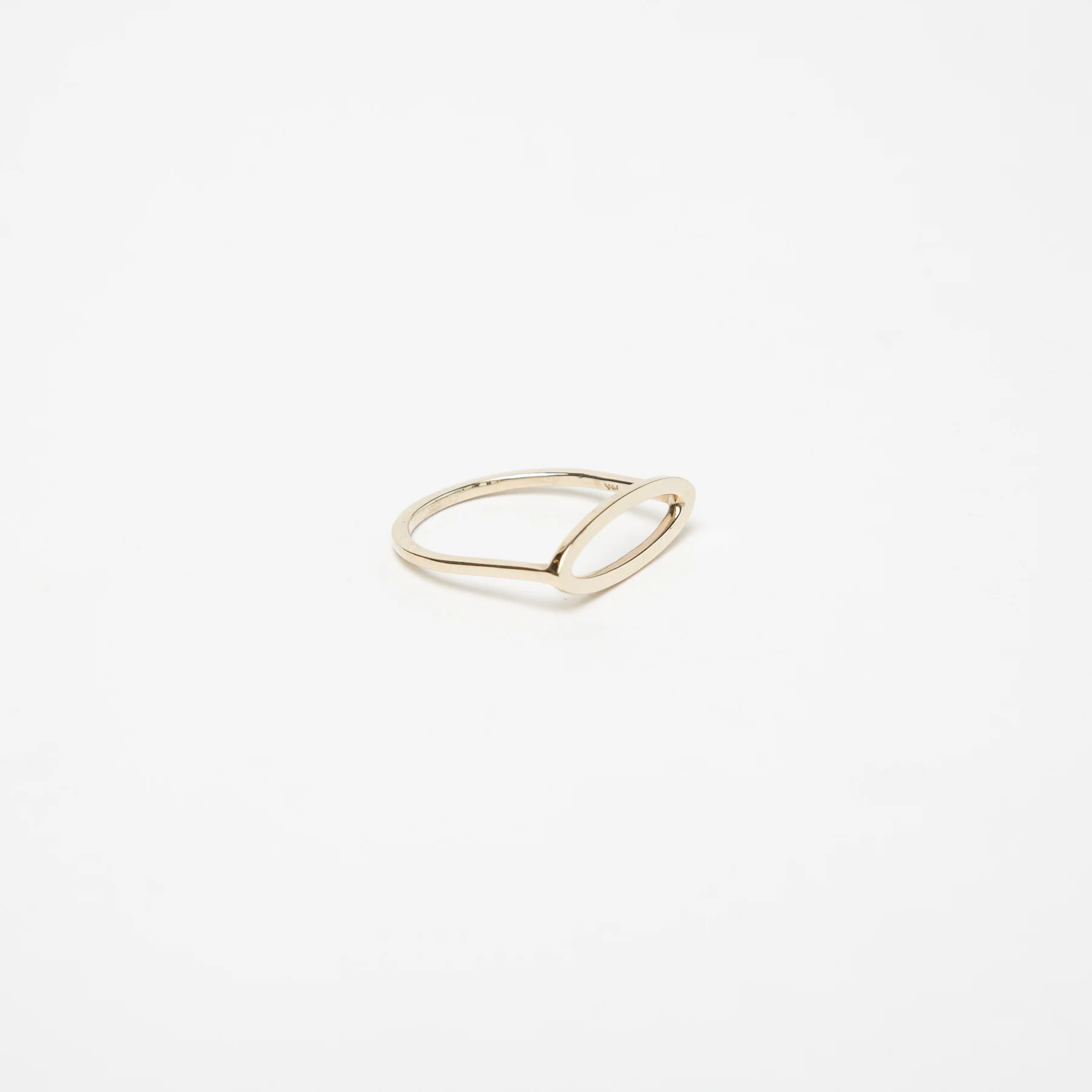 KWIT | 14K GOLD LETTER O RING - Image 6