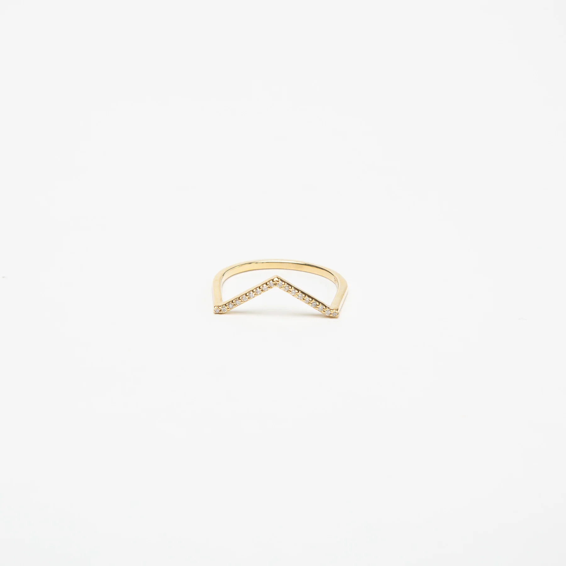 KWIT | LETTER V DIAMOND RING