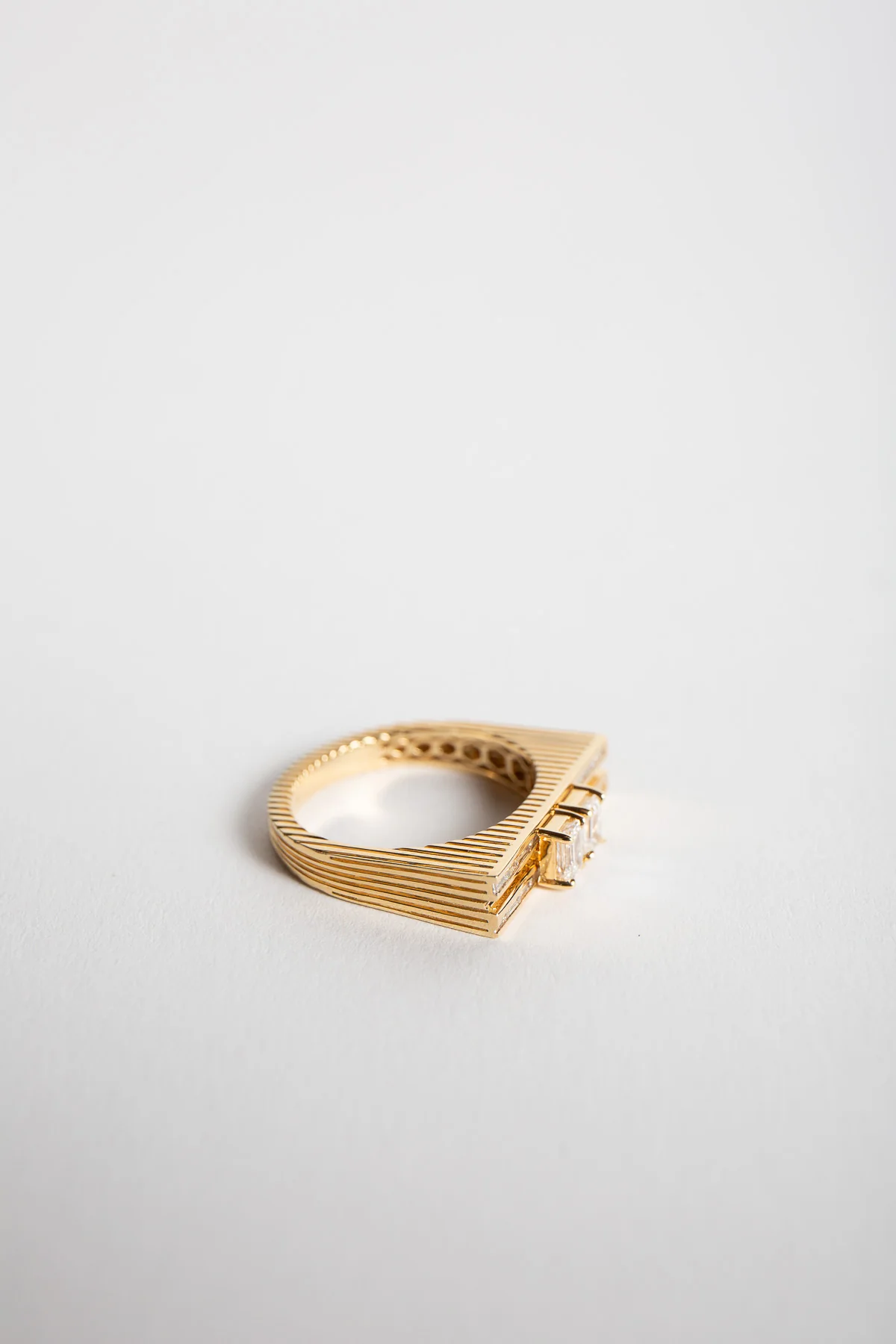 LORAIDA | BLADE DOUBLE EMERALD & BAGUETTE RING - Image 2