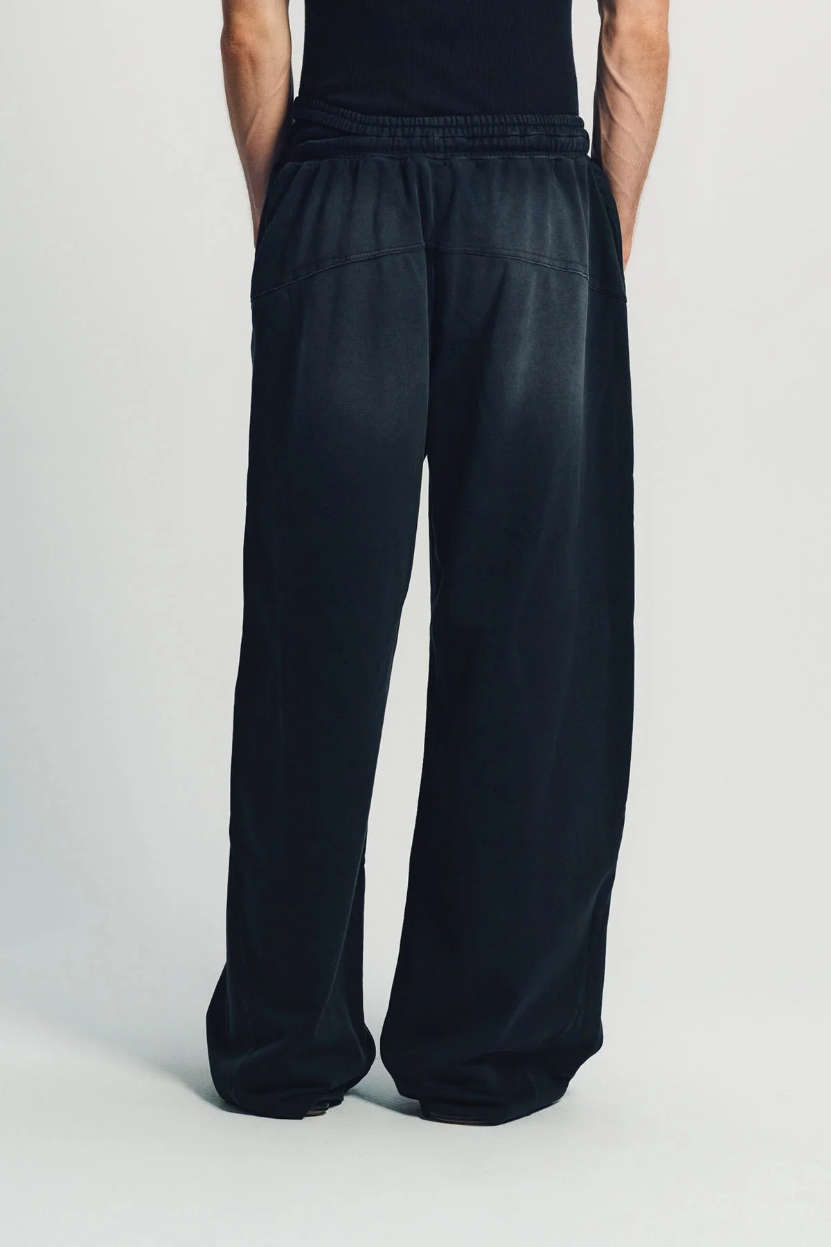 LOUIS GABRIEL NOUCHI | SUNWASH COTTON ASYMMETRICAL OPENING JOGGERS - Image 4