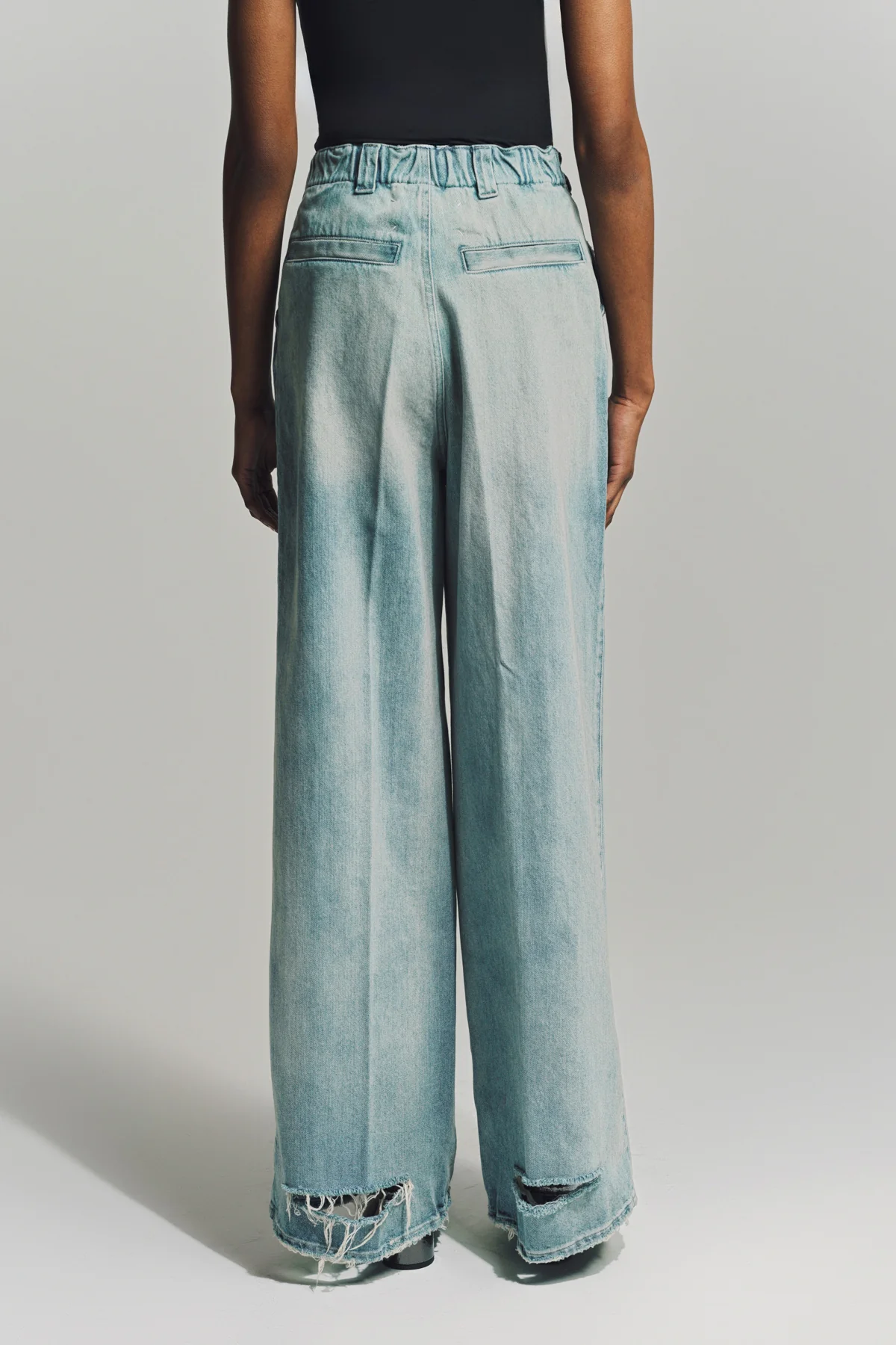 MAISON MARGIELA | PLEAT JEANS - Image 4