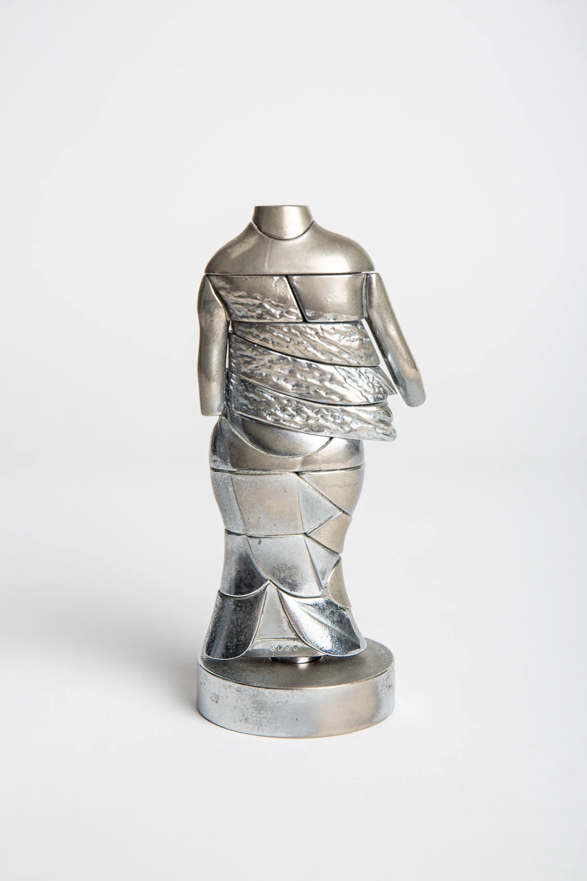 MAXFIELD PRIVATE COLLECTION | 1968 MINI CARIATIDE STATUE - Image 3