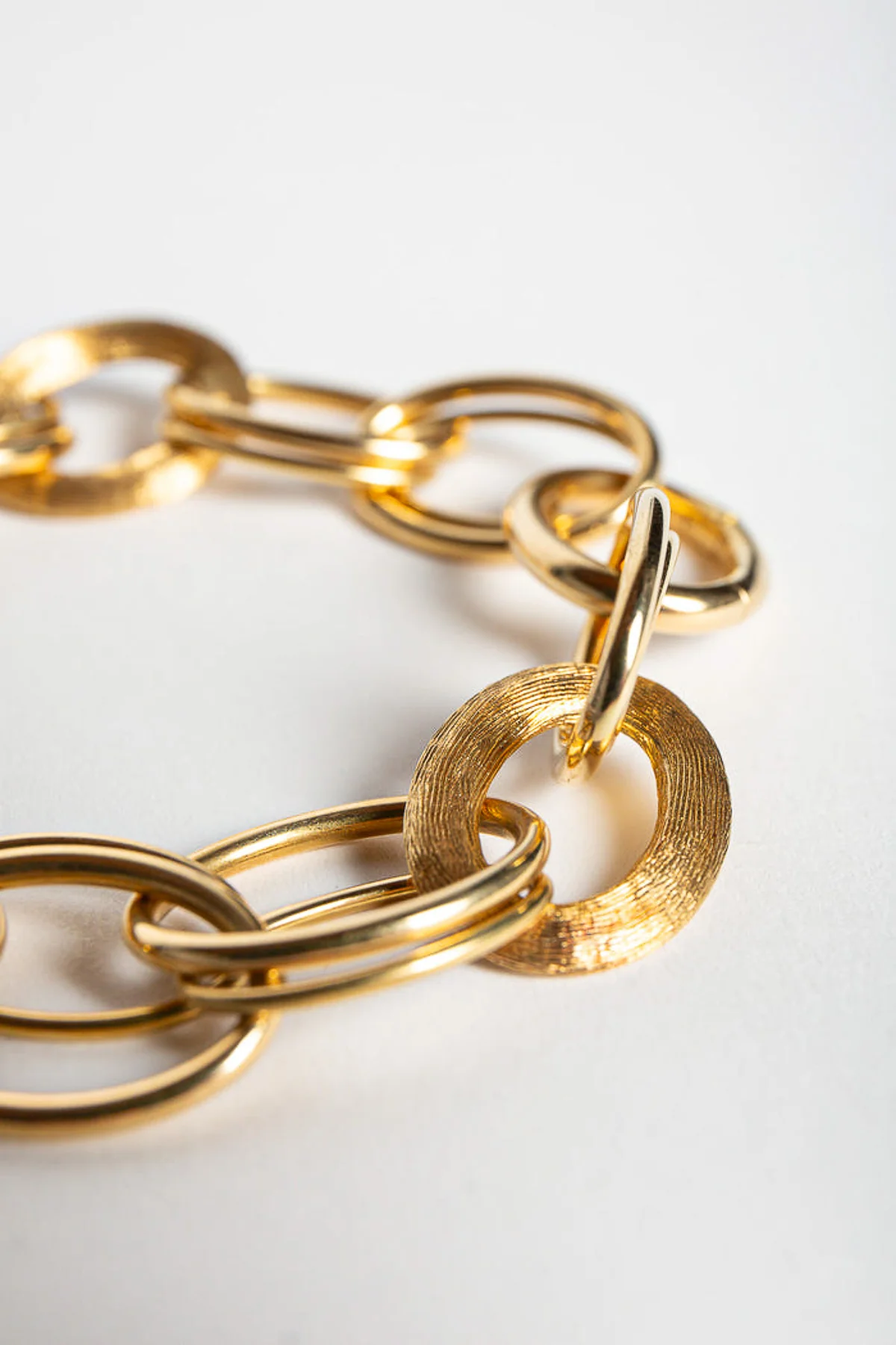 MAXFIELD PRIVATE COLLECTION | 1980'S 18K GOLD BRACELET - Image 2