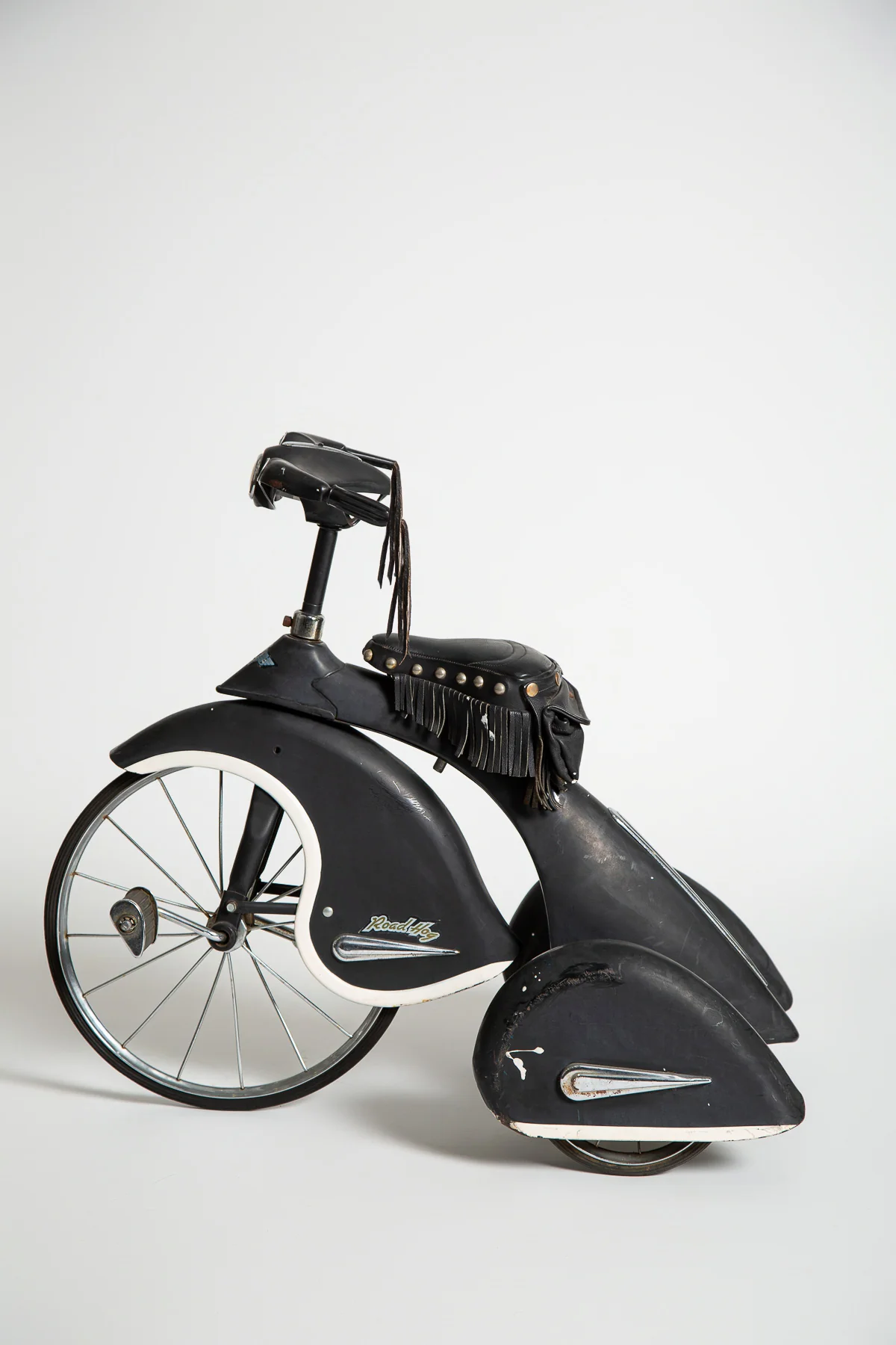 MAXFIELD PRIVATE COLLECTION | 1960'S AIRFLOW ROAD HOG TRICYCLE - Image 2