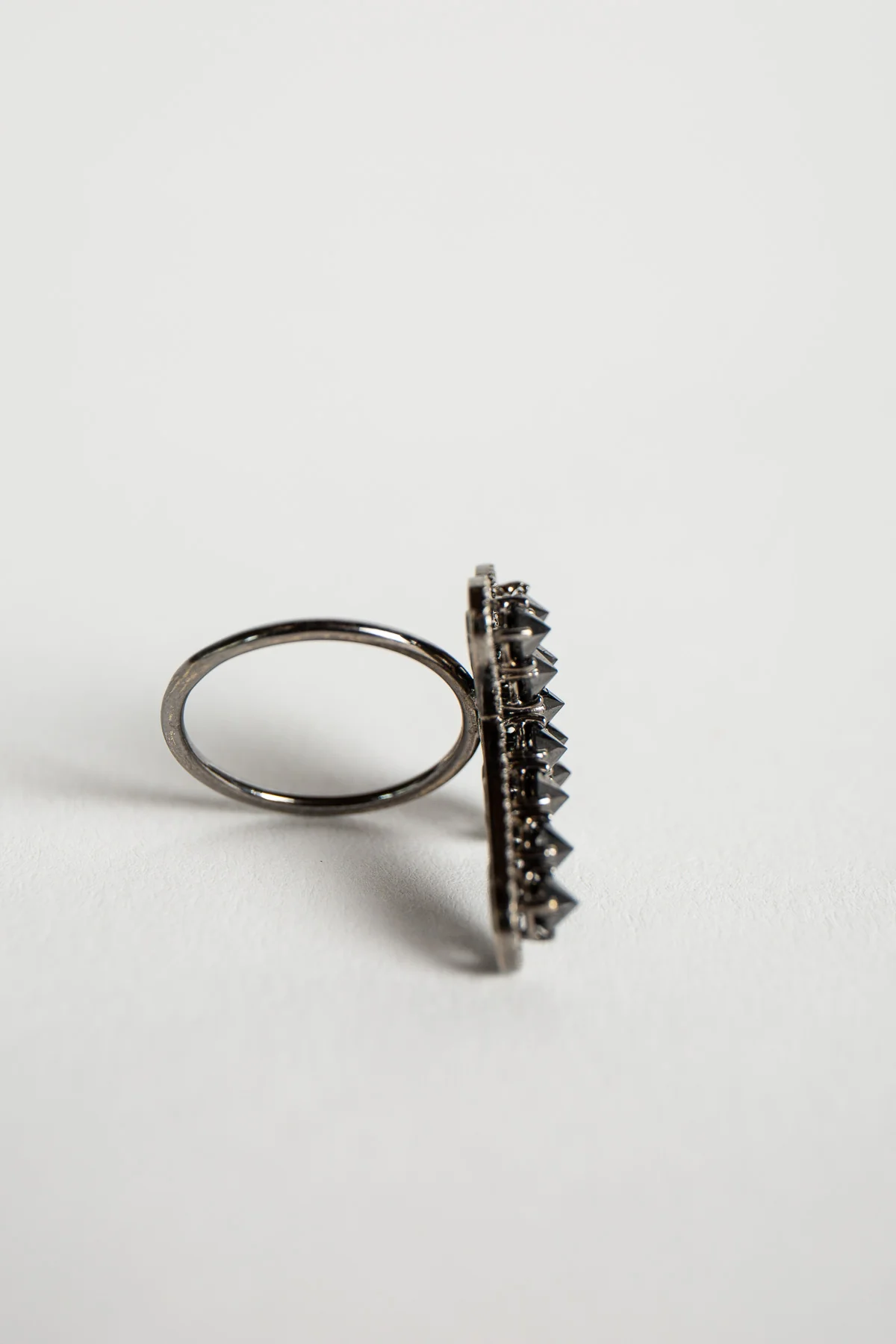 MAXFIELD PRIVATE COLLECTION | BLACK DIAMOND CROSS RING - Image 3
