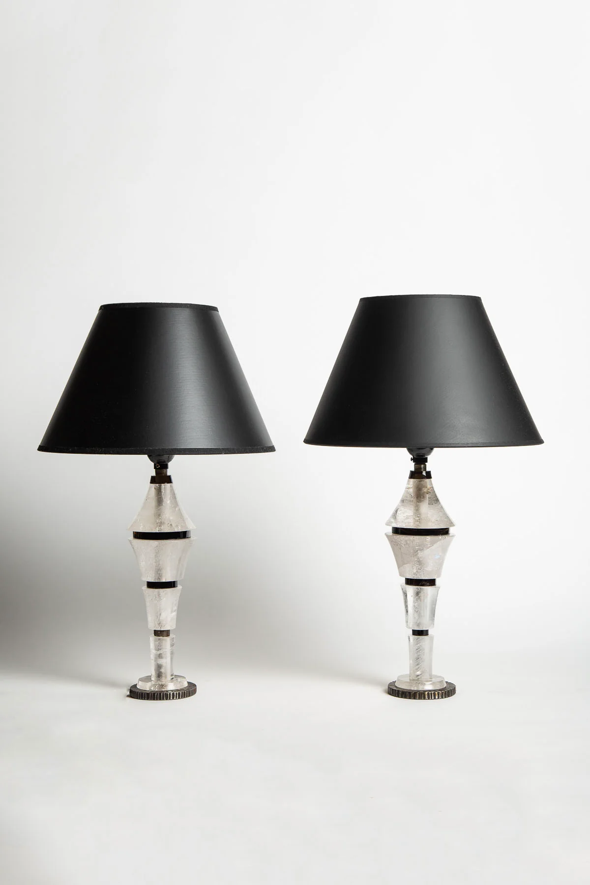 MAXFIELD PRIVATE COLLECTION | BLACK PAGODE ROCK CRYSTAL LAMP