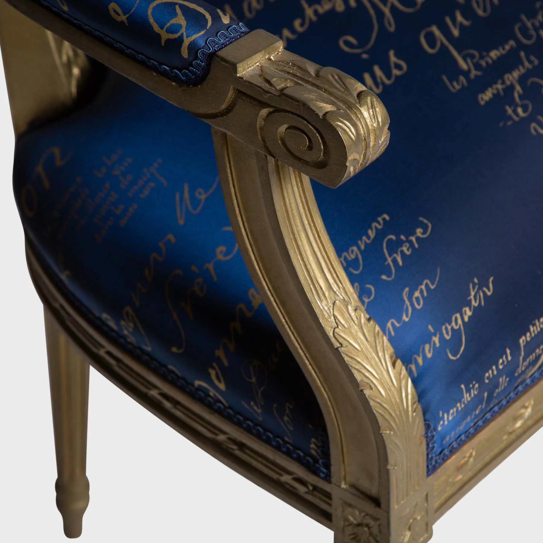 MAXFIELD PRIVATE COLLECTION | QUARTERMAINE OVAL BACK COUCH - Image 4