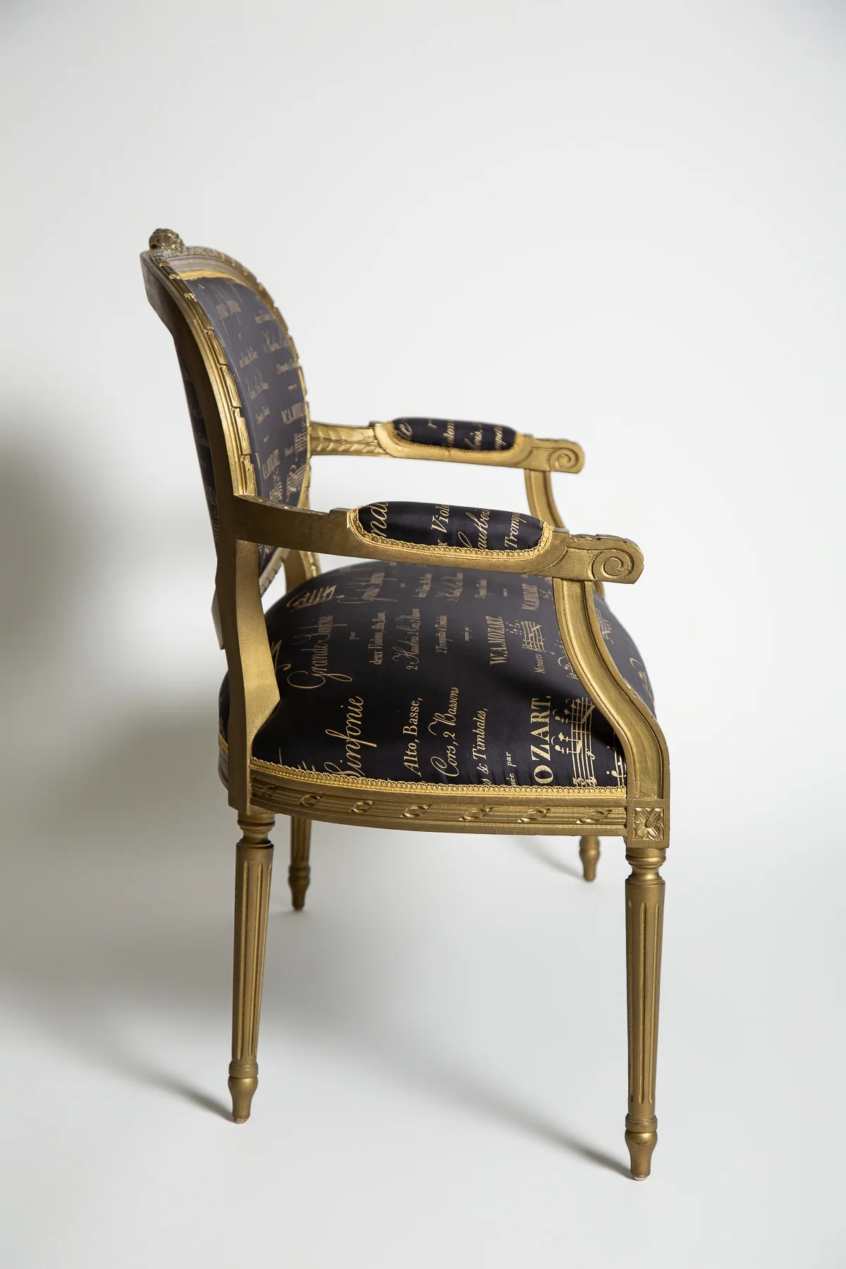 MAXFIELD PRIVATE COLLECTION | QUARTERMAINE OVAL BACK COUCH - Image 5
