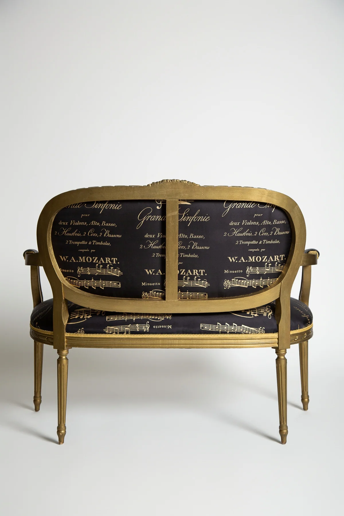 MAXFIELD PRIVATE COLLECTION | QUARTERMAINE OVAL BACK COUCH - Image 9
