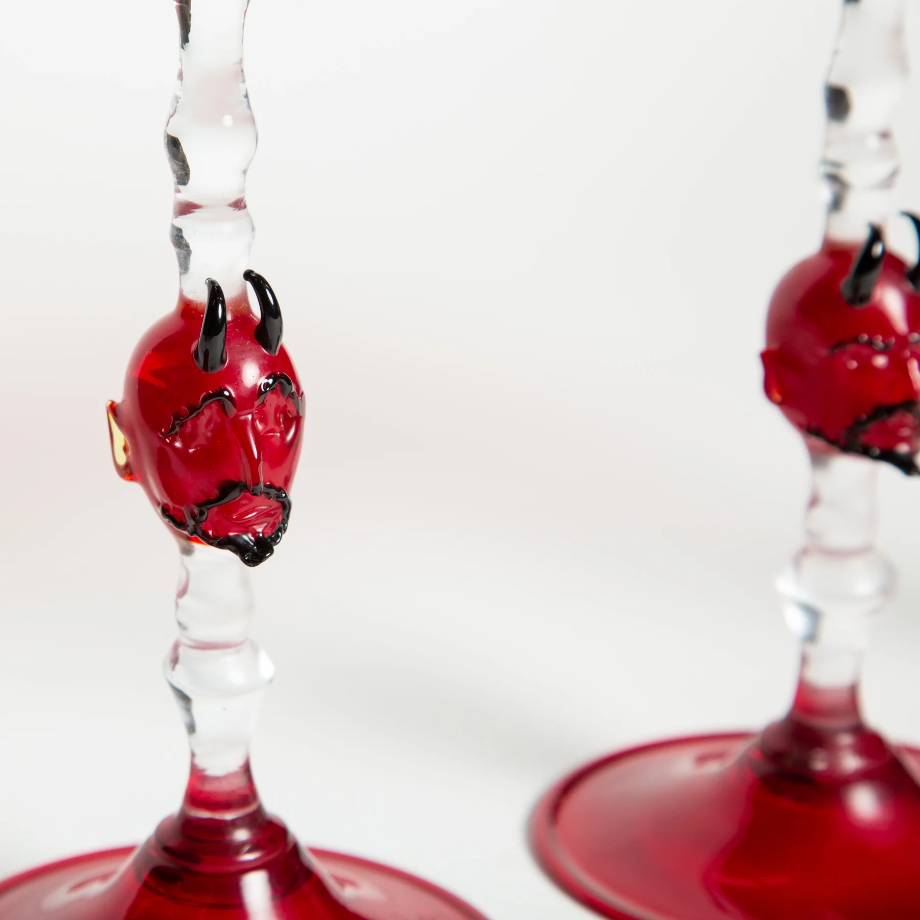 MAXFIELD PRIVATE COLLECTION | SET 4 DEVIL WINE GLASSES - Image 4