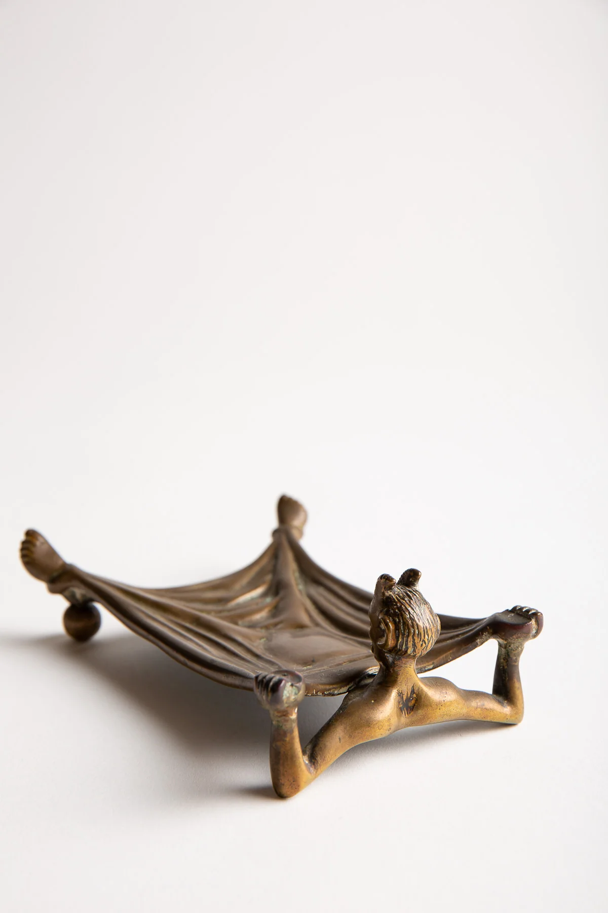 MAXFIELD PRIVATE COLLECTION | VINTAGE 1920'S DEVIL CARDHOLDER/ASHTRAY - Image 4