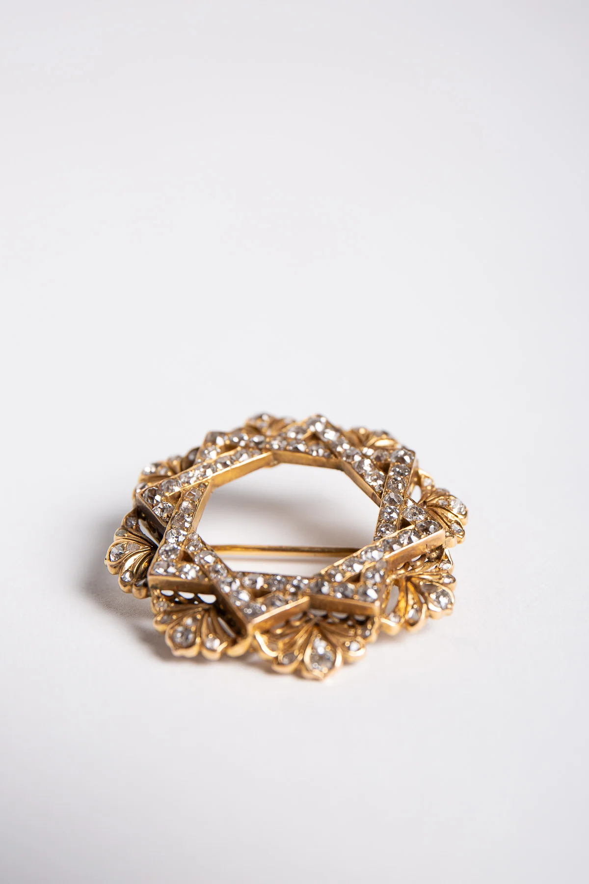 MAXFIELD PRIVATE COLLECTION | VINTAGE VICTORIAN STAR DIAMOND BROOCH - Image 3