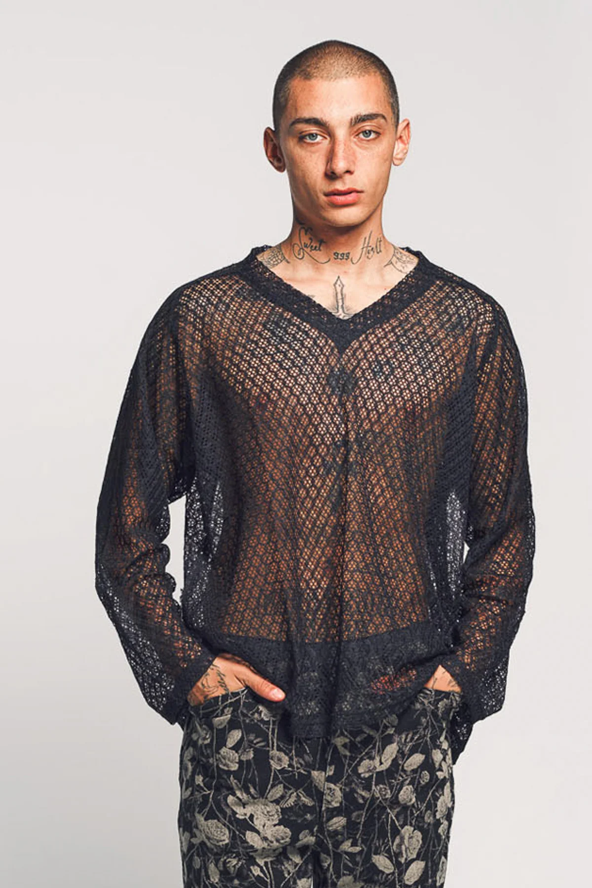 NEEDLES | RASCHEL LONG SLEEVE V-NECK TEE - Image 5