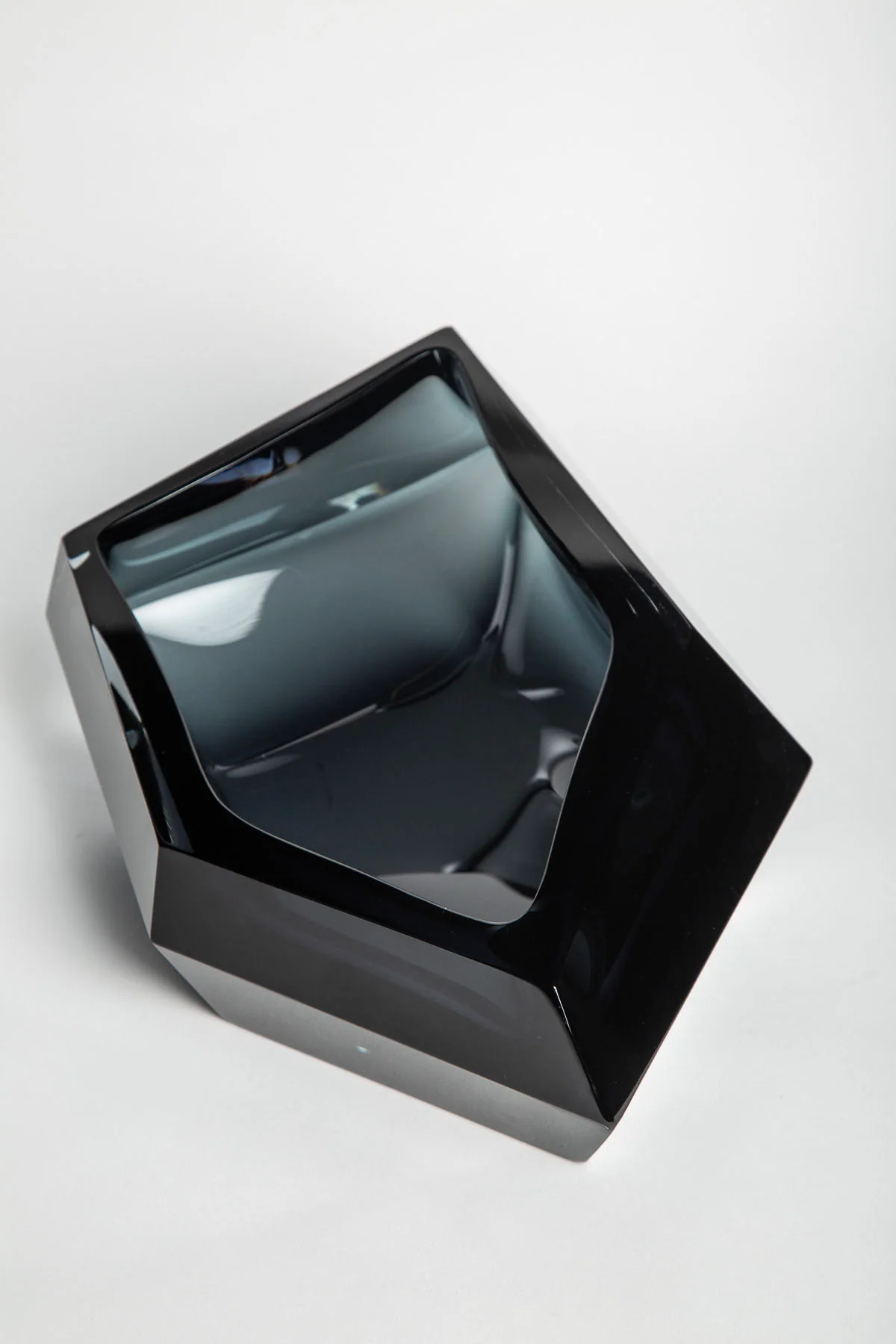 MAXFIELD PRIVATE COLLECTION | LARGE PURHO MURANO BLACK GLASS BOWL - Image 3
