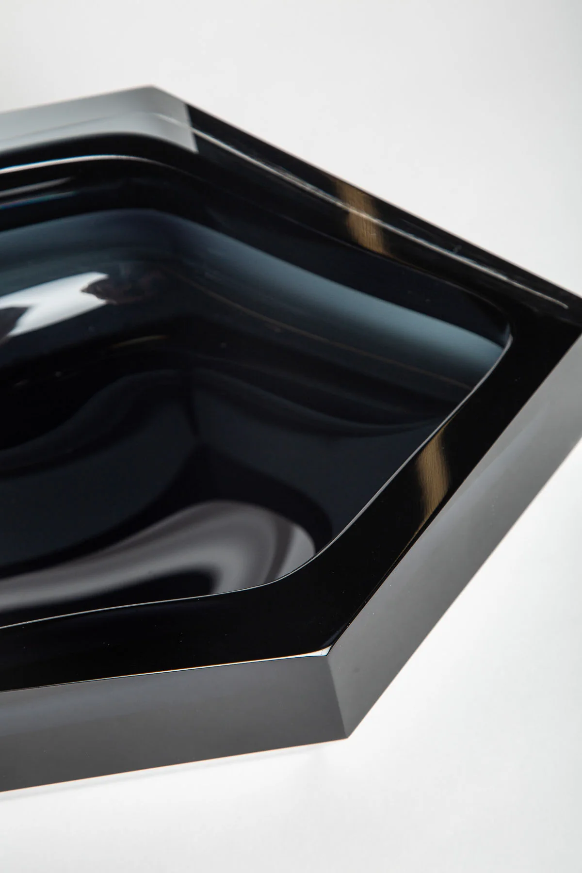 MAXFIELD PRIVATE COLLECTION | LARGE PURHO MURANO BLACK GLASS BOWL - Image 6