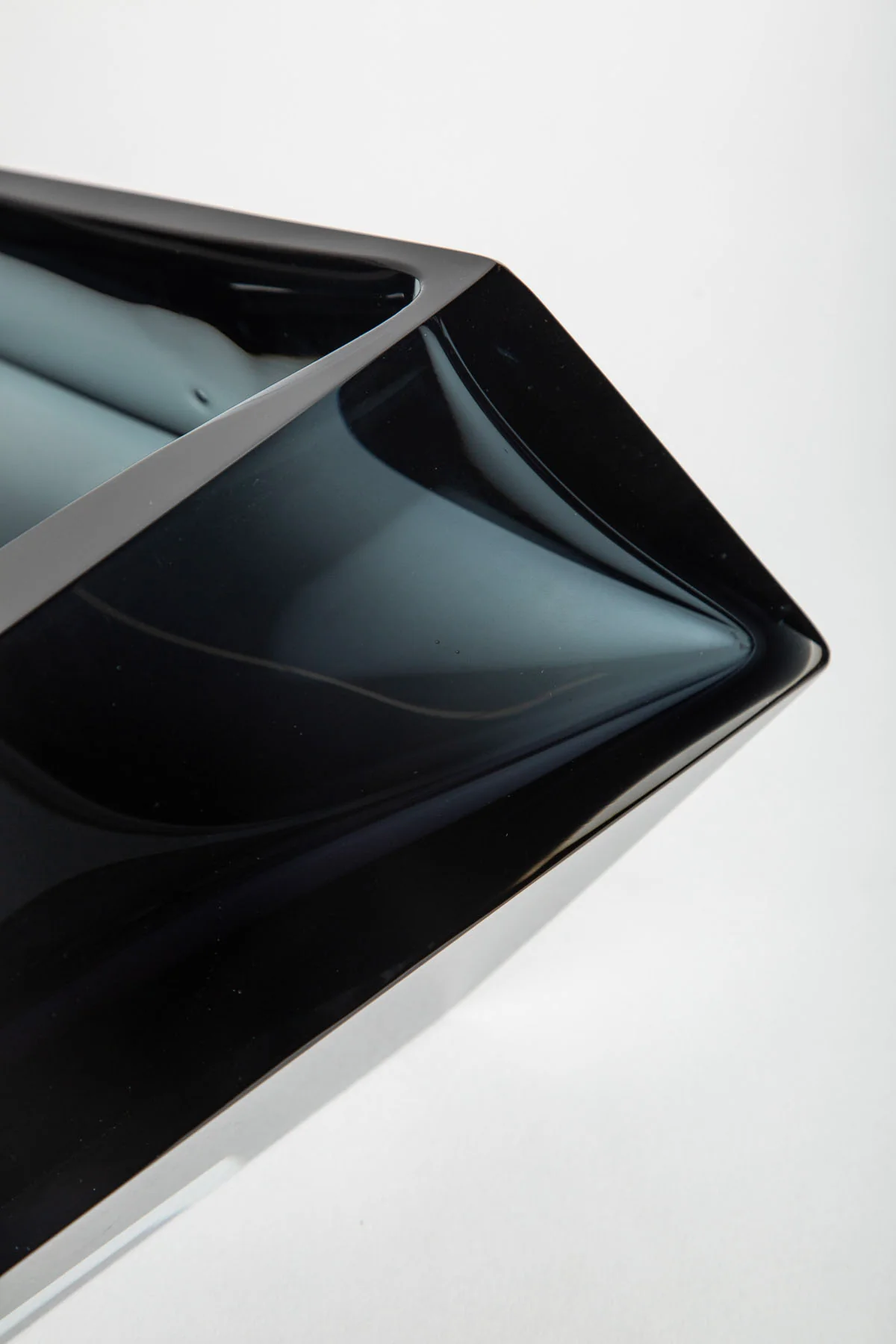 MAXFIELD PRIVATE COLLECTION | LARGE PURHO MURANO BLACK GLASS BOWL - Image 8