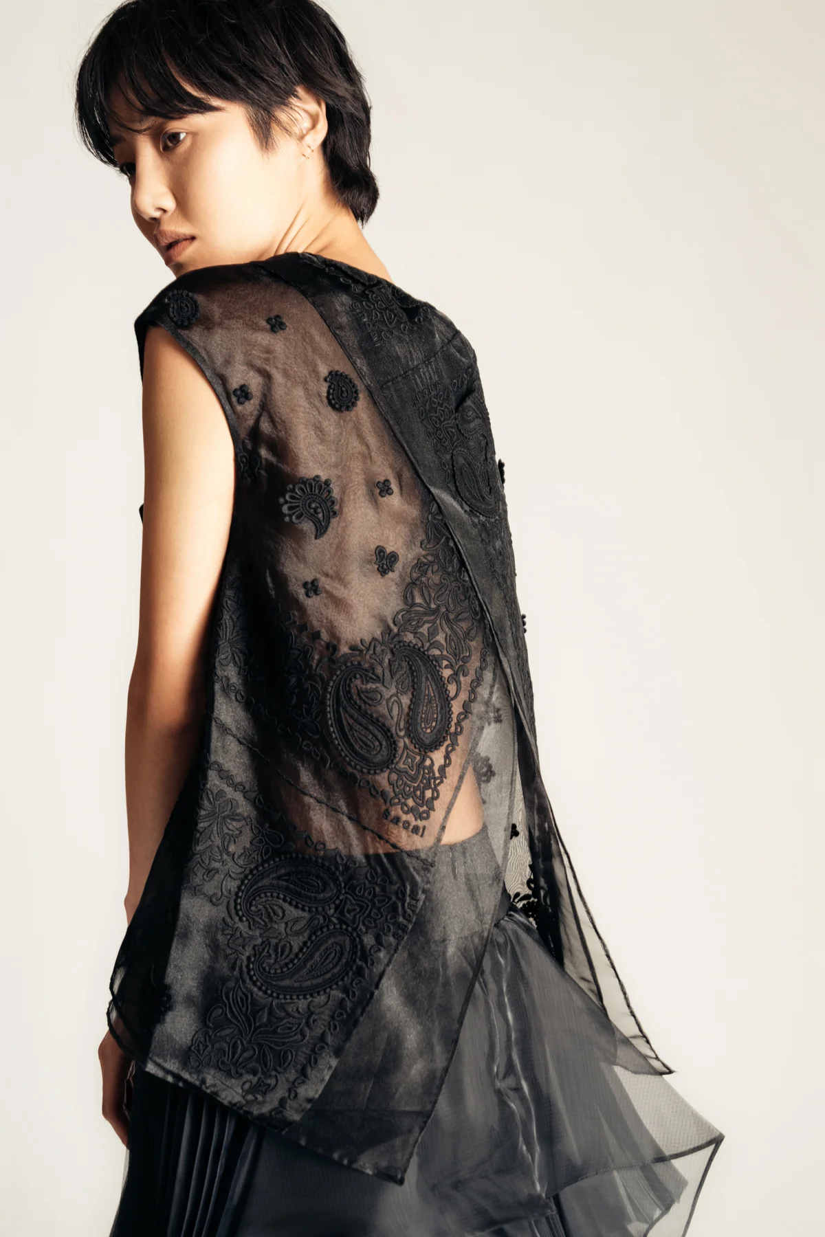 SACAI | BANDANA EMBROIDERED PULLOVER - Image 4