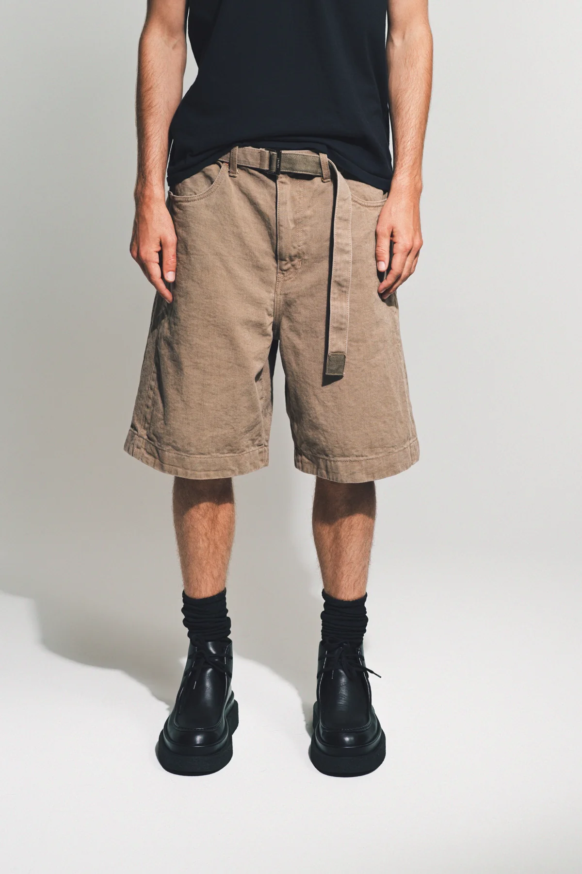 SACAI | DENIM SHORTS - Image 2