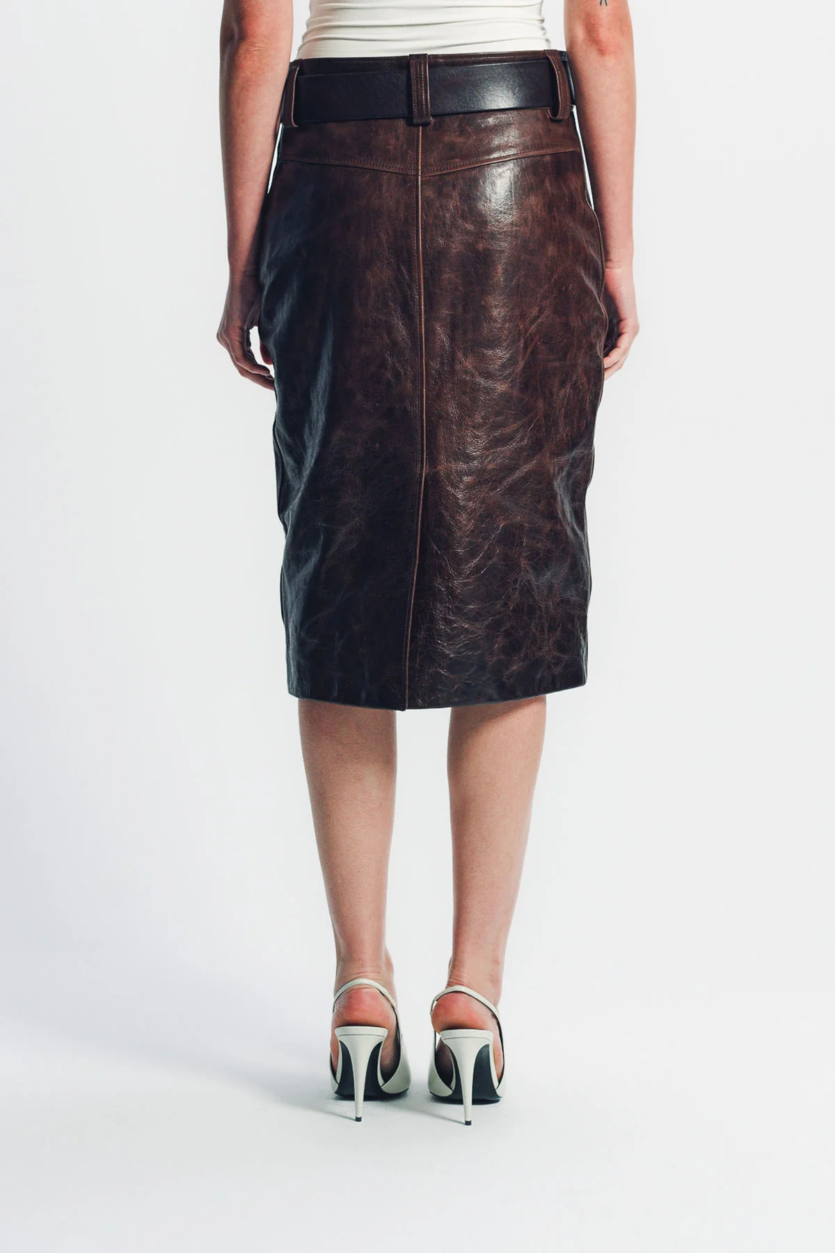 SAINT LAURENT | BELTED PENCIL SKIRT IN CREASED LEATHER - Image 4