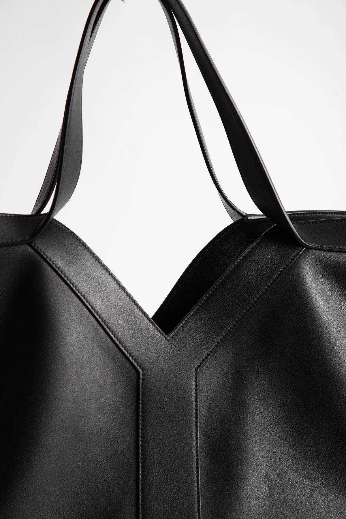 SAINT LAURENT | Y Tote in Leather - Image 3