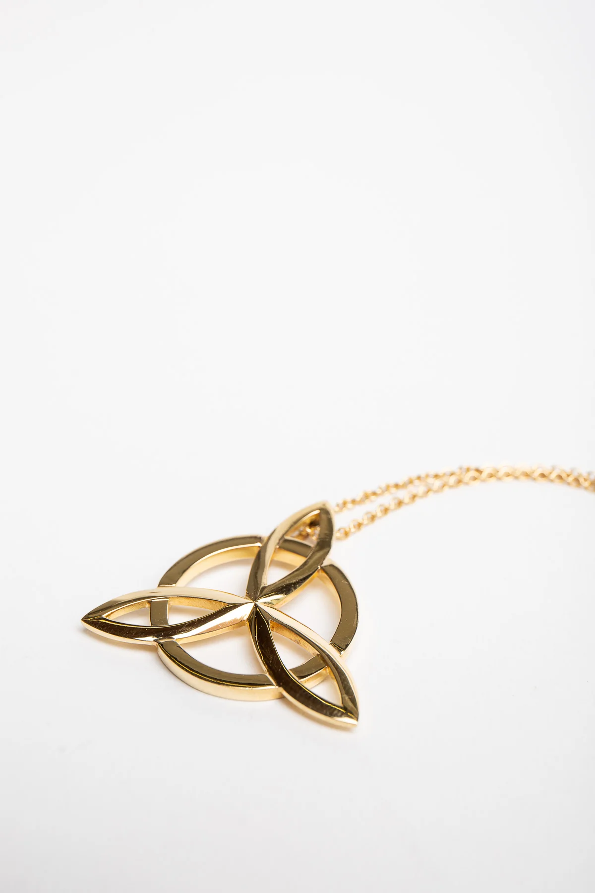 SARAH JANE WILDE | BLACK STAR GOLD NECKLACE - Image 4