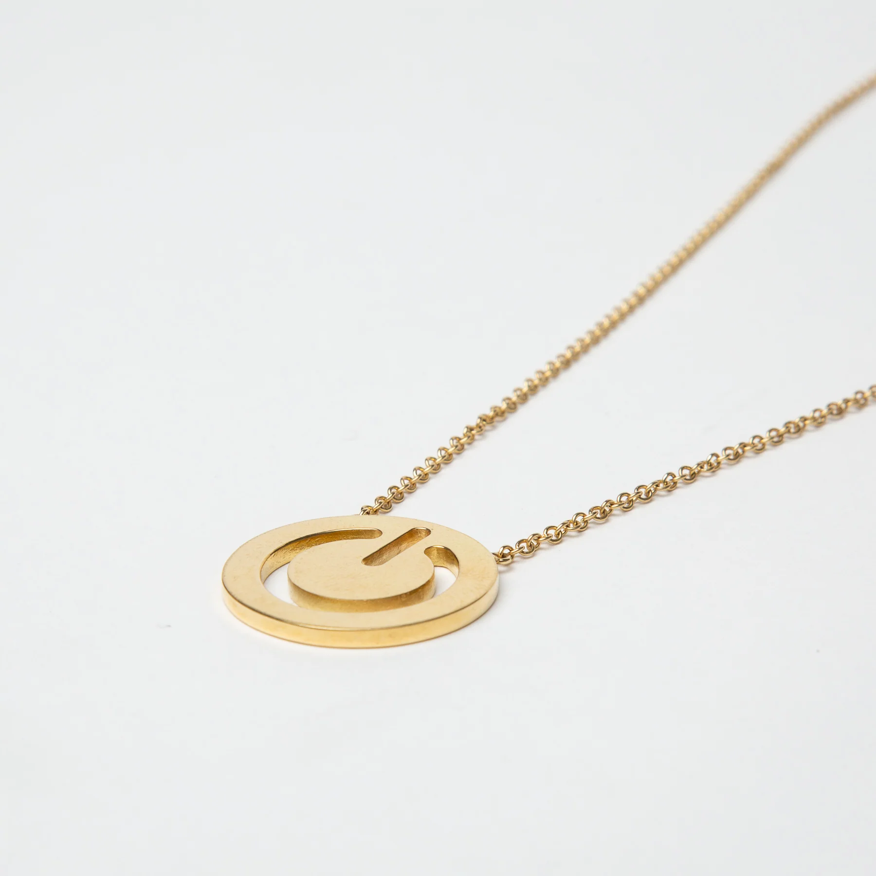 SARAH JANE WILDE | GOLD RESET SYMBOL NECKLACE - Image 2