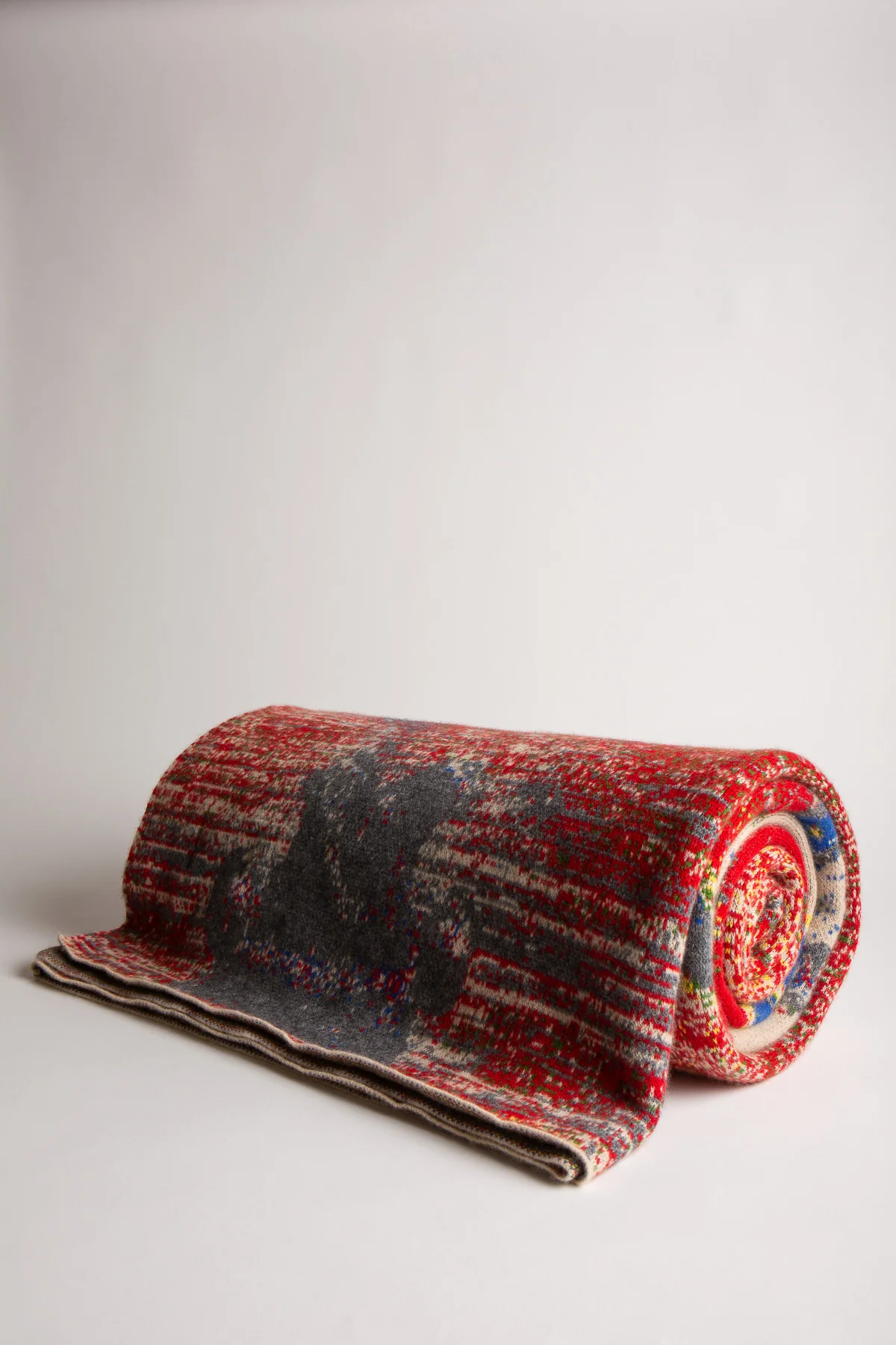 SAVED NEW YORK | RED QUEEN BLANKET - Image 2