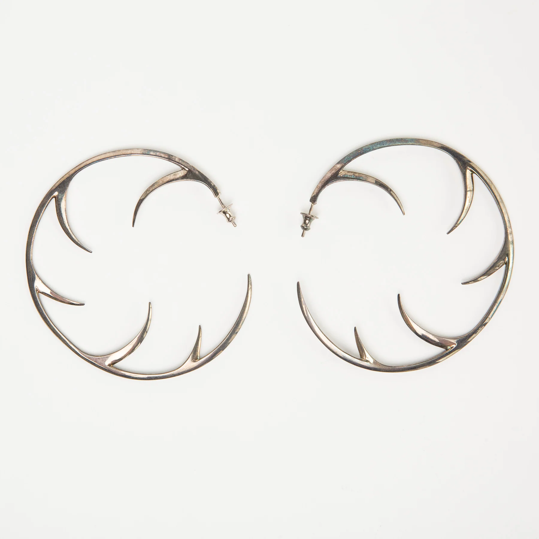 Shaun Leane | Silver Cat Claw Hoops - Image 2