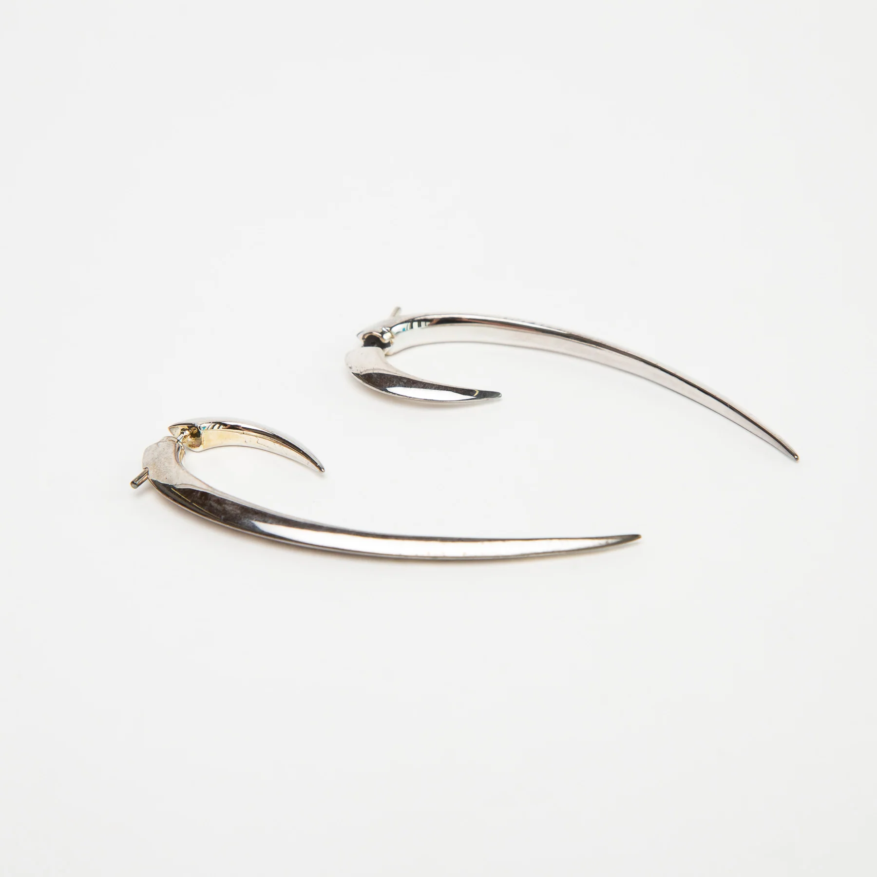 SHAUN LEANE | SILVER LONG HOOK EARRINGS - Image 2